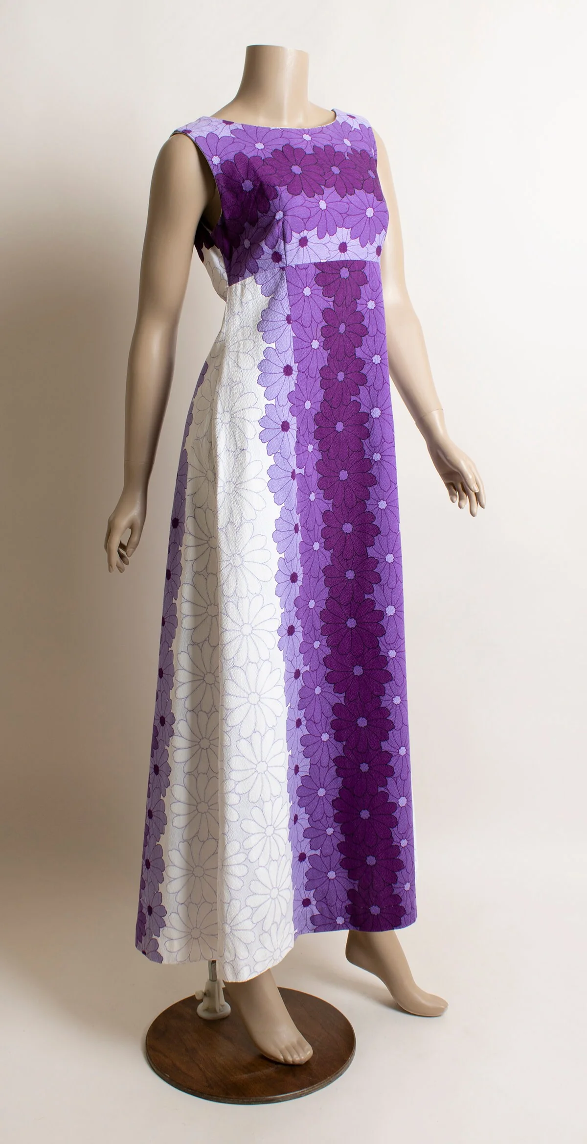 Vintage 60s Hawaiian Floral Maxi Dress Purple Lavender and White Tropical Flower Print Ombre Lounge Hostess Summer Gown Small by Uimaikai - Image 3