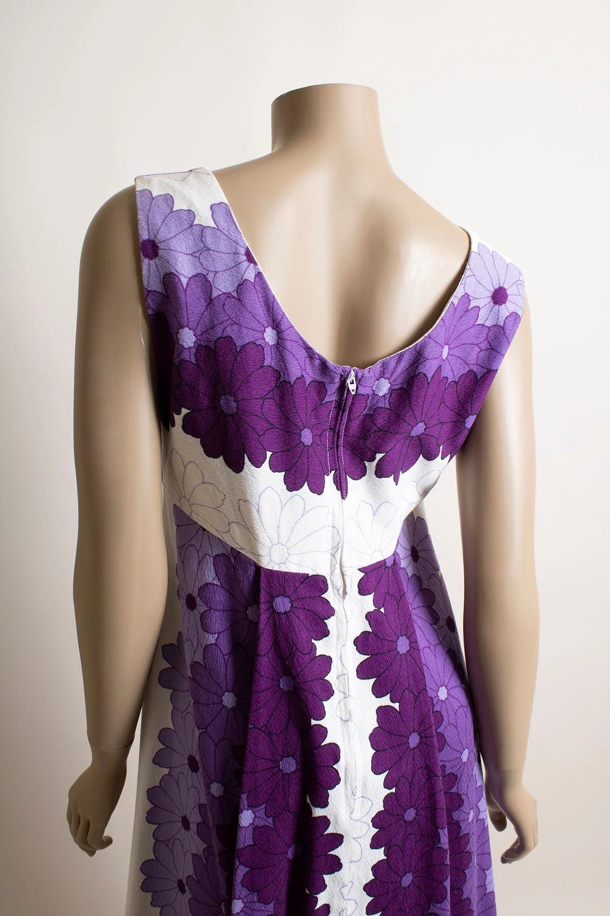 Vintage 60s Hawaiian Floral Maxi Dress Purple Lavender and White Tropical Flower Print Ombre Lounge Hostess Summer Gown Small by Uimaikai - Image 5