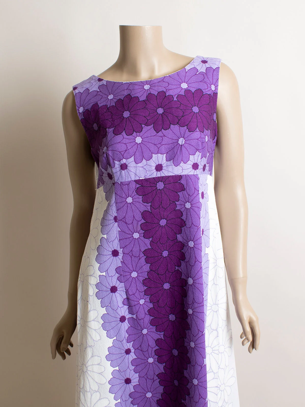 Vintage 60s Hawaiian Floral Maxi Dress Purple Lavender and White Tropical Flower Print Ombre Lounge Hostess Summer Gown Small by Uimaikai - Image 7