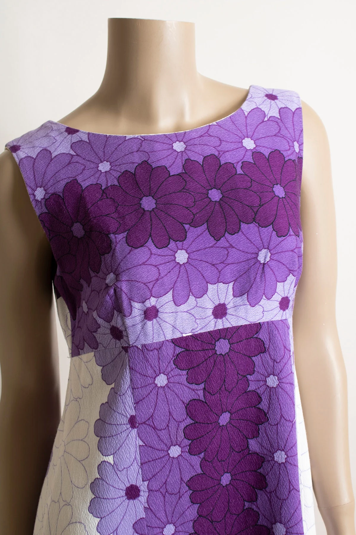 Vintage 60s Hawaiian Floral Maxi Dress Purple Lavender and White Tropical Flower Print Ombre Lounge Hostess Summer Gown Small by Uimaikai - Image 8