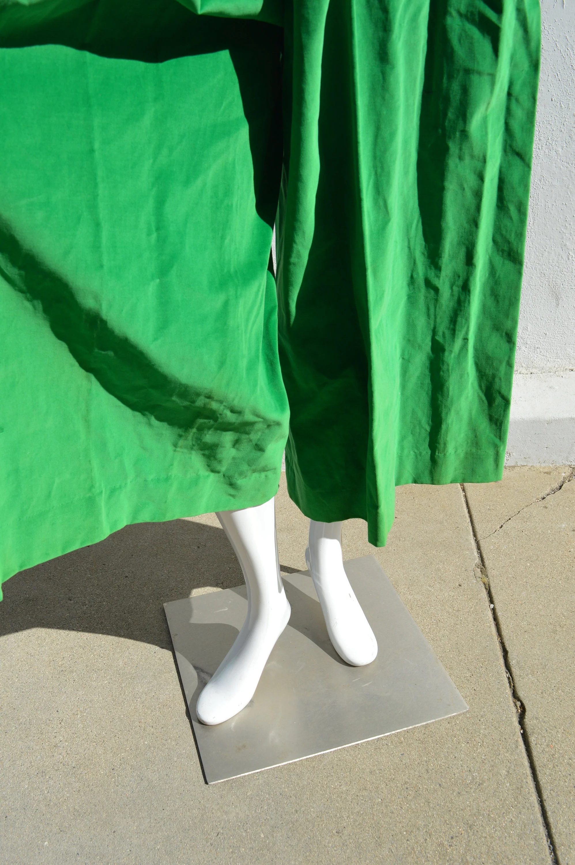 Vintage 60s Hostess Green I Dream of Jeannie Jumpsuit Size Small Maxi Velvety Gold Trim Mid Century Mod Wide Pleated Pants - Image 9
