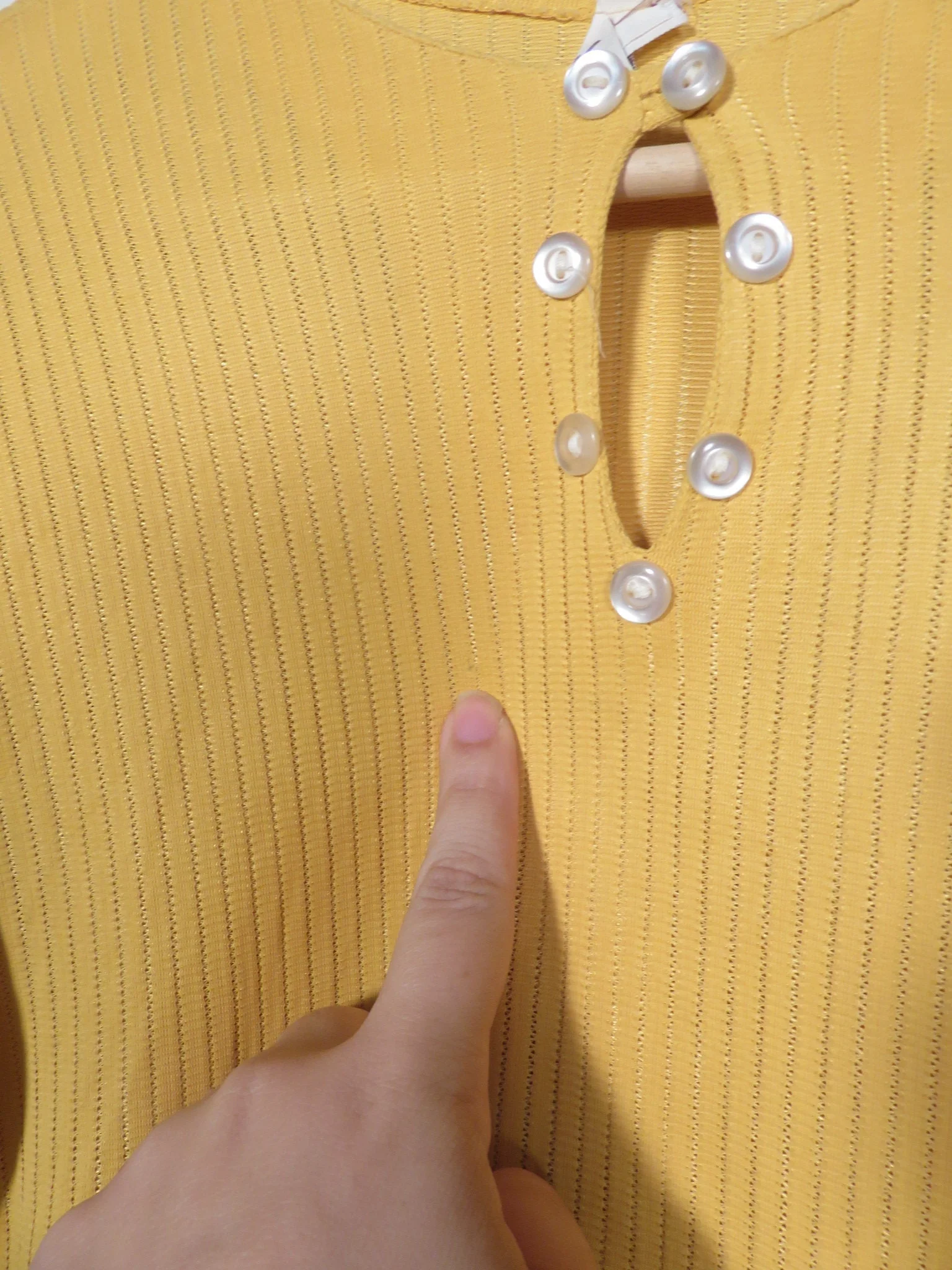 Vintage 60s Mod Mustard Yellow Nylon Keyhole Top Size S/xs by Jane Hunter - Image 4