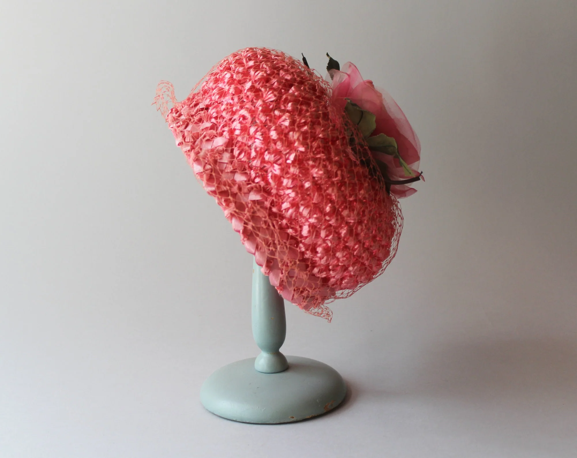 Vintage 60s Pink Floral Straw Pillbox Hat - Image 3