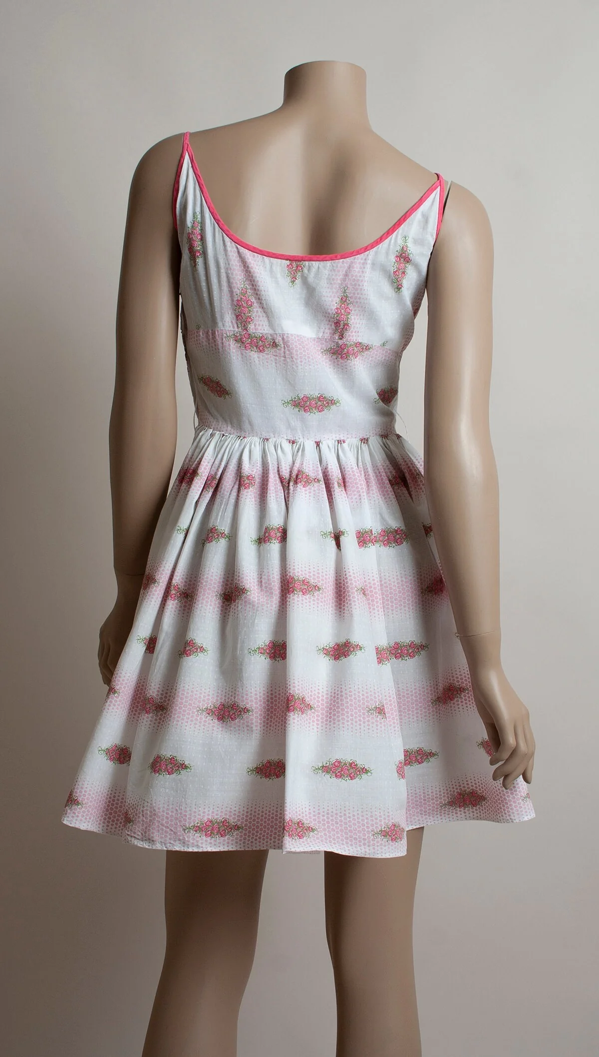 Vintage 60s Pink Flower Bouquet Print On Light White Cotton Mini Dress - Image 3