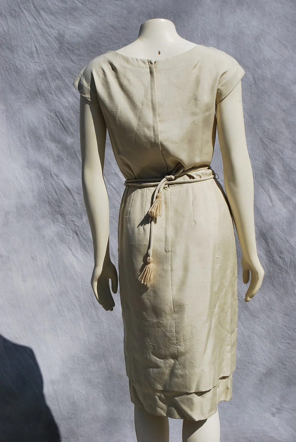 Vintage 60s Silk Embroidered Mad Men Mod Sexy Space Age Dress S6 by Carlye - Image 2