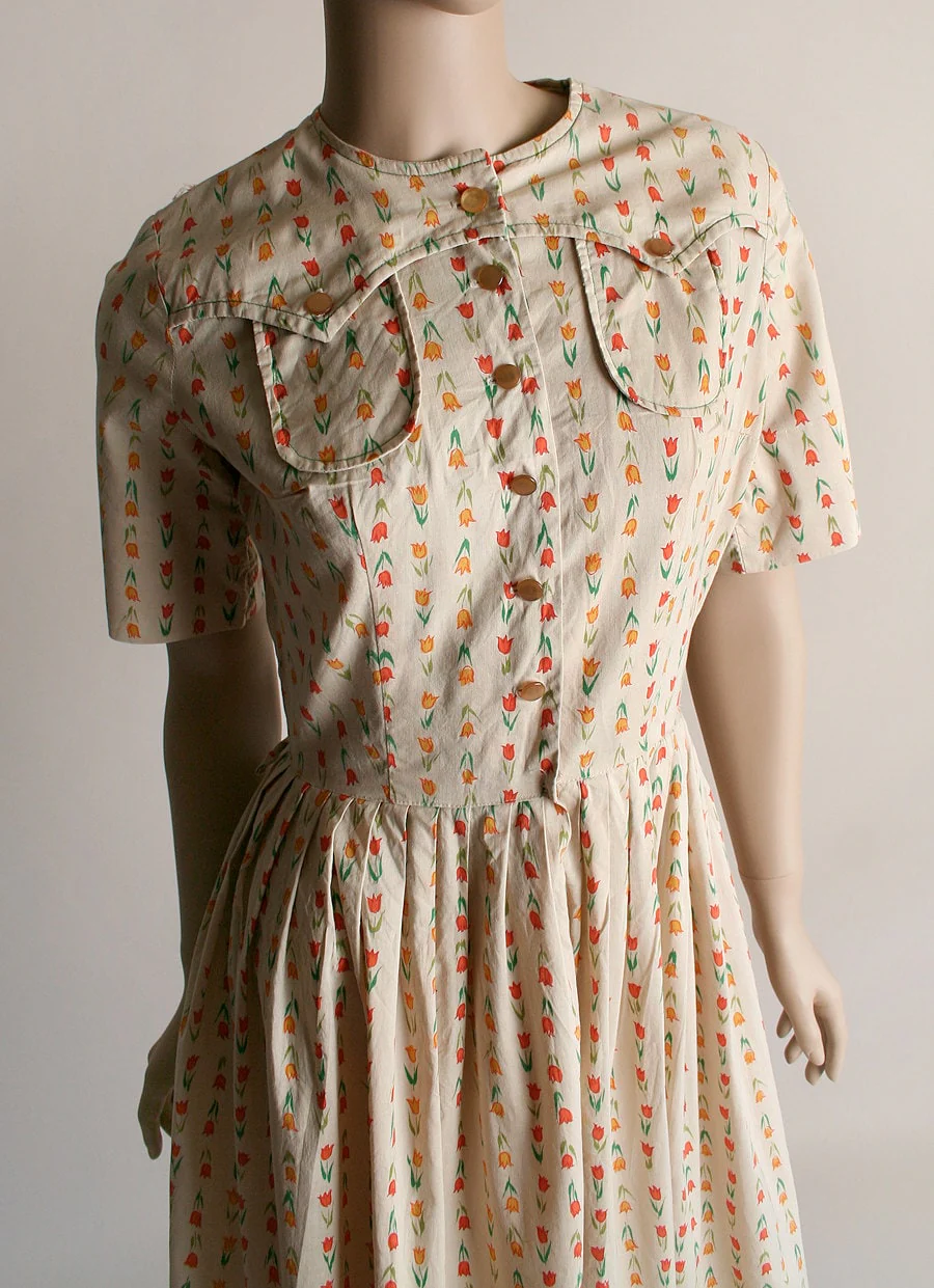 Vintage 60s Tulip Print Dress Cotton Oatmeal Floral Striped Print Day Dress Small To Medium - Image 4