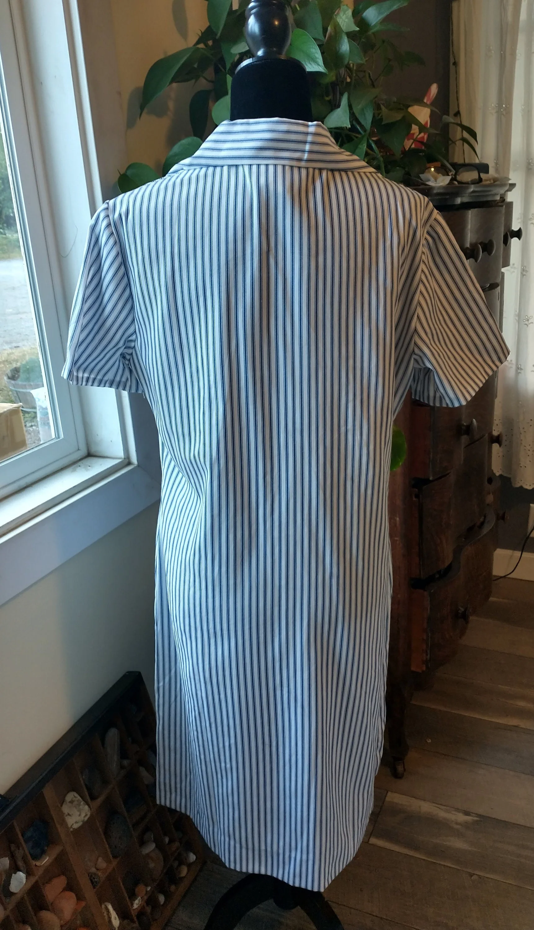 Vintage 60s Women's Shift Blue and White Stripe Cotton/rayon House Dress Zipper Pull Women's Medium To Large Union Label by Sears - Image 2
