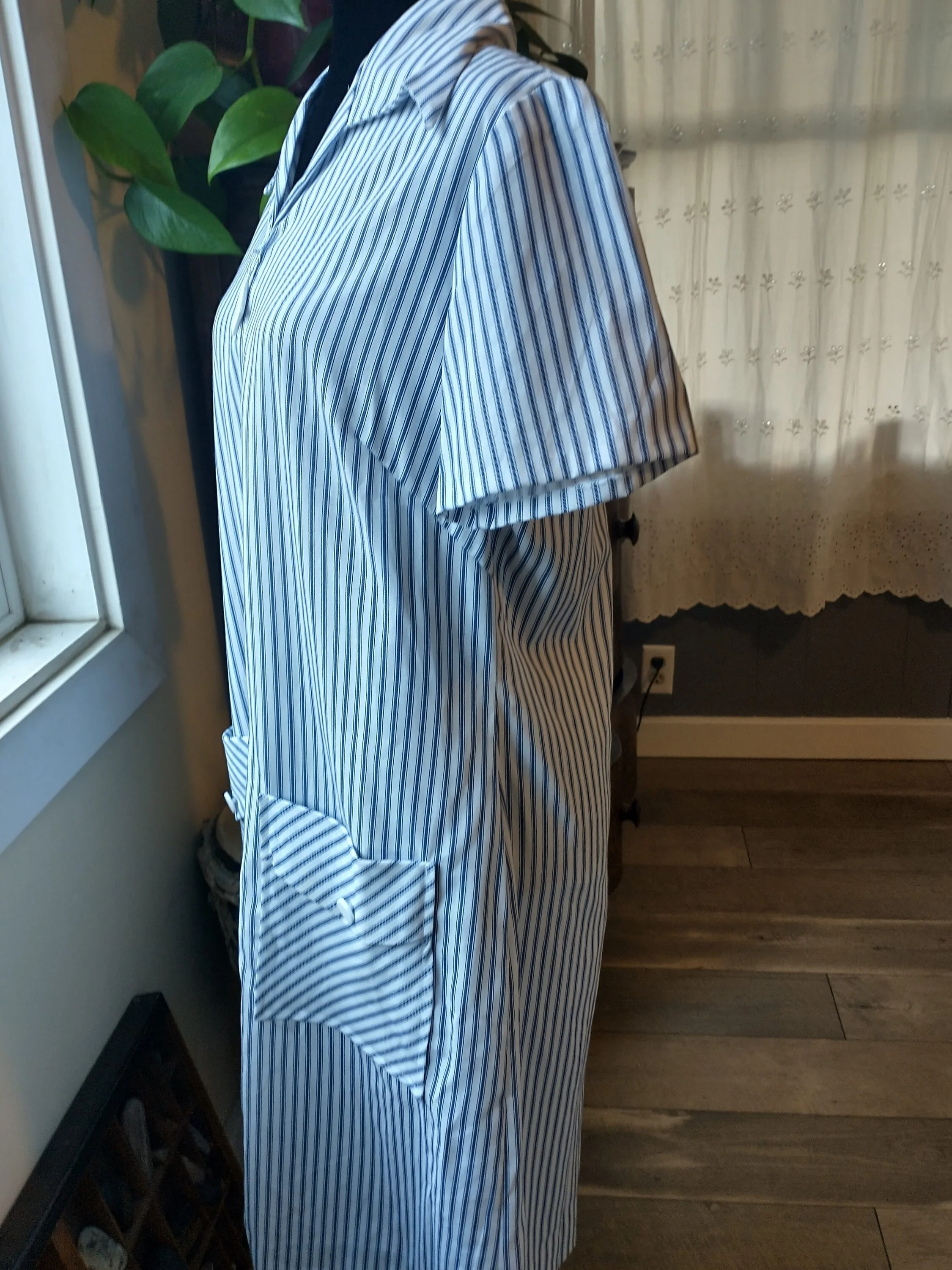 Vintage 60s Women's Shift Blue and White Stripe Cotton/rayon House Dress Zipper Pull Women's Medium To Large Union Label by Sears - Image 4