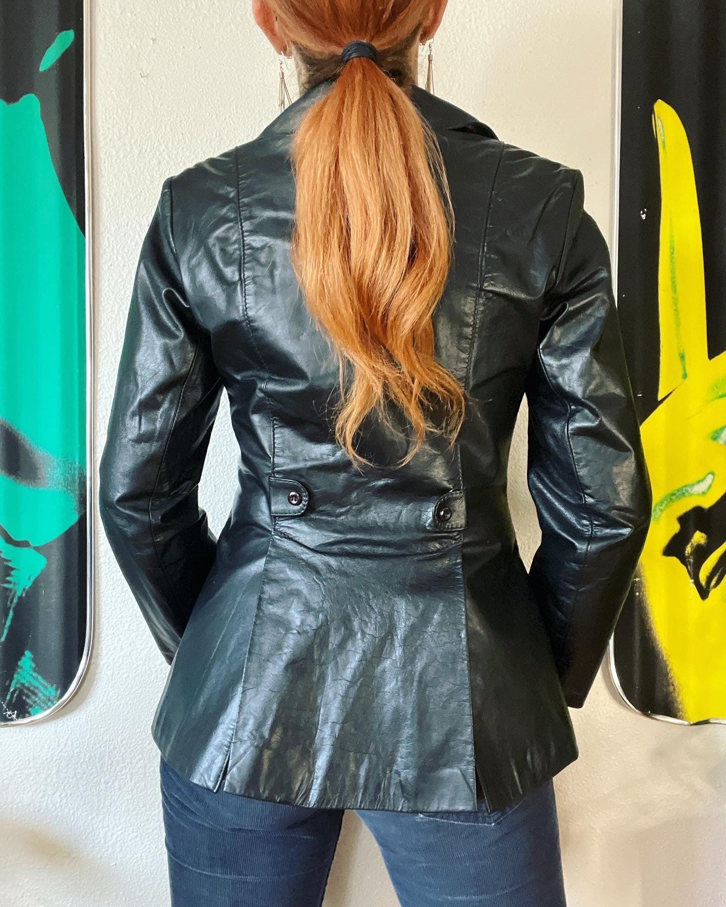 Vintage 70s Black Leather Tailored Blazer Jacket with An Incredible Extra Large Notch Lapel Princess Seams Back Vent Two Piece - Image 2