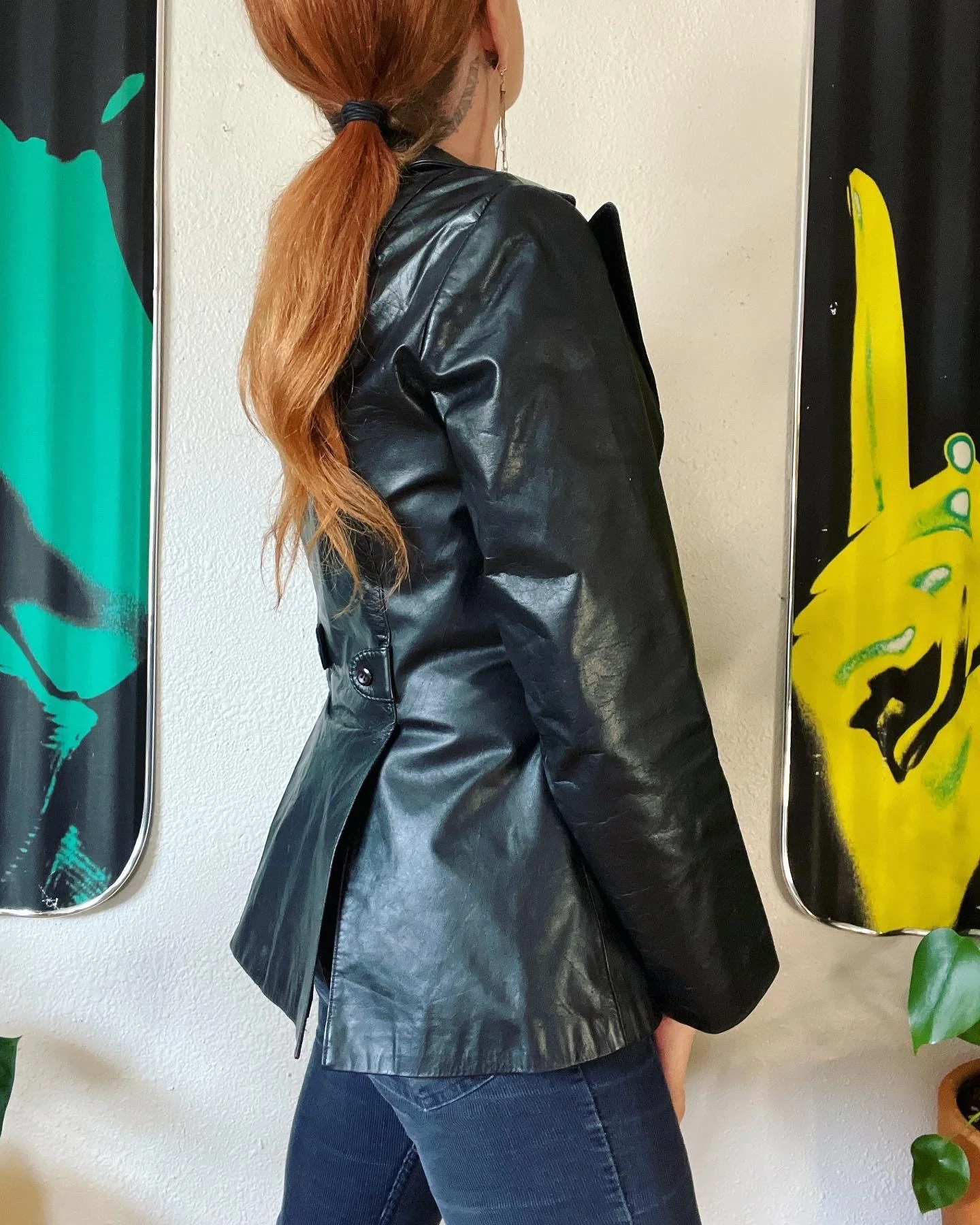 Vintage 70s Black Leather Tailored Blazer Jacket with An Incredible Extra Large Notch Lapel Princess Seams Back Vent Two Piece - Image 4