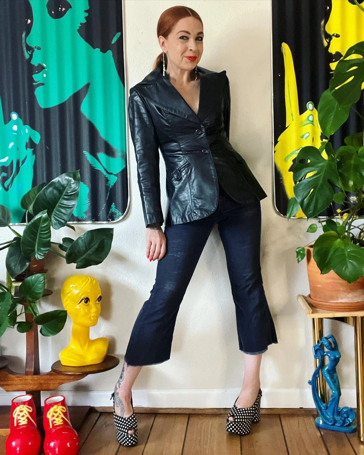 Vintage 70s Black Leather Tailored Blazer Jacket with An Incredible Extra Large Notch Lapel Princess Seams Back Vent Two Piece - Image 9