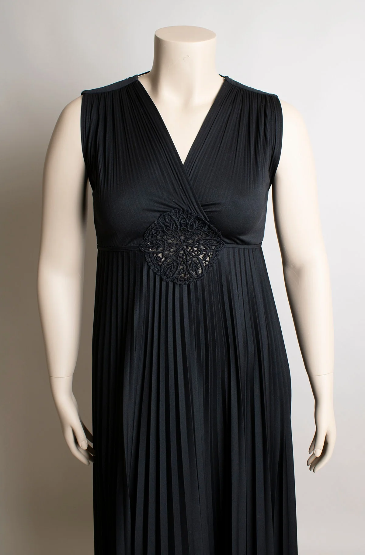 Vintage 70s Black Maxi Dress Goddess Pleated Floor Length Skirt Gothic Peek a Boo Waist Large by Jody of California - Image 8