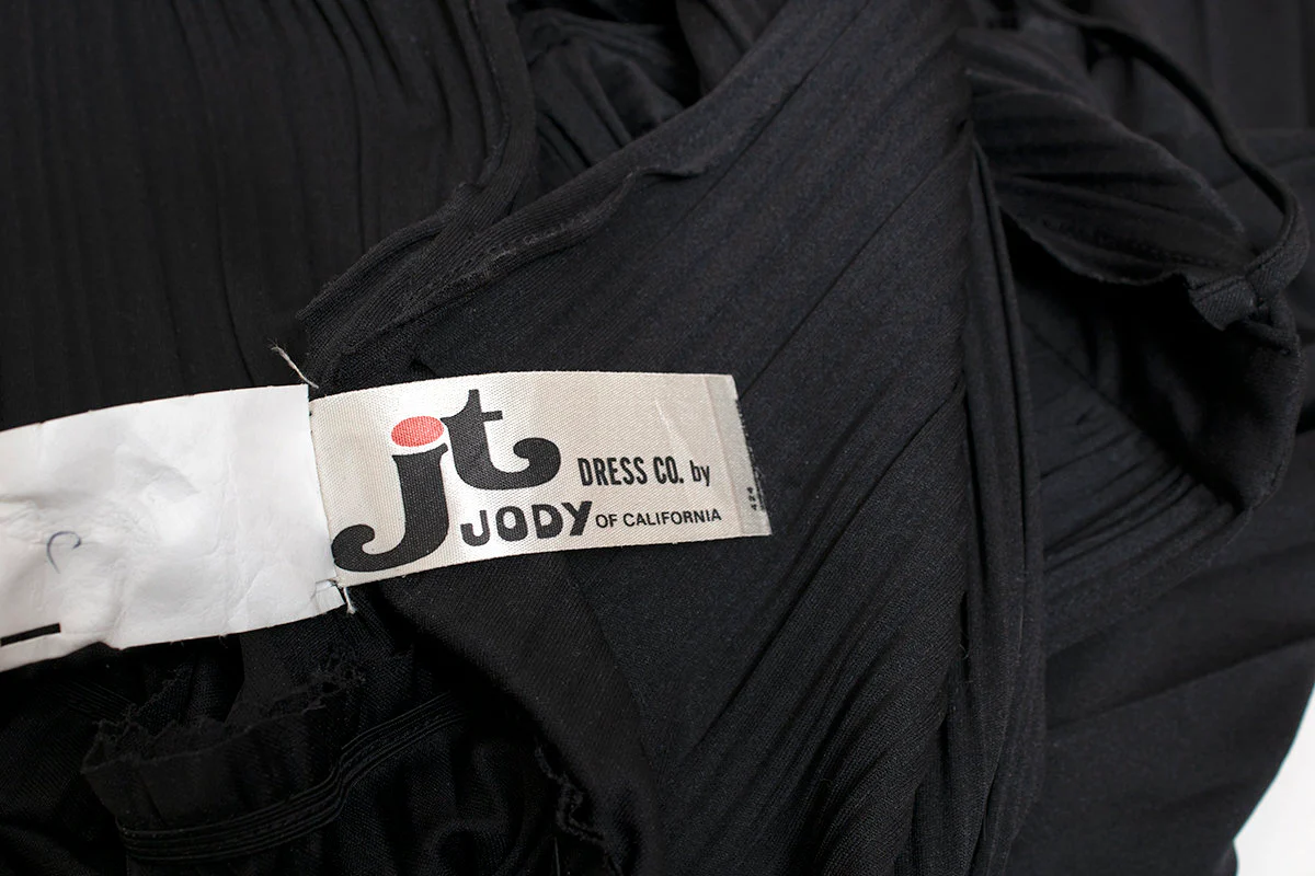 Vintage 70s Black Maxi Dress Goddess Pleated Floor Length Skirt Gothic Peek a Boo Waist Large by Jody of California - Image 9
