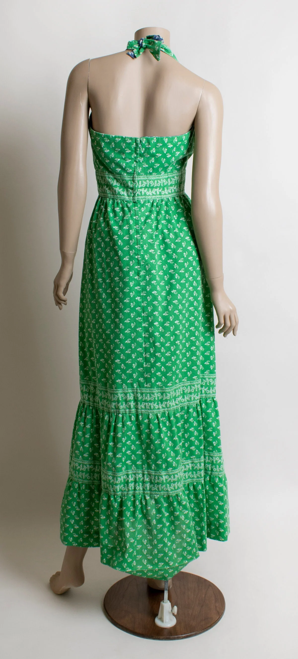 Vintage 70s Bright Kelly Green Floral Print Halter Floor Length Maxi Cotton Day Dress - Image 2