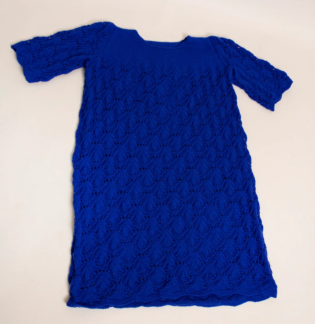 Vintage 70s Crochet Bold Royal Blue Tunic Dress with Half Length Bell Style Sleeve - Image 11