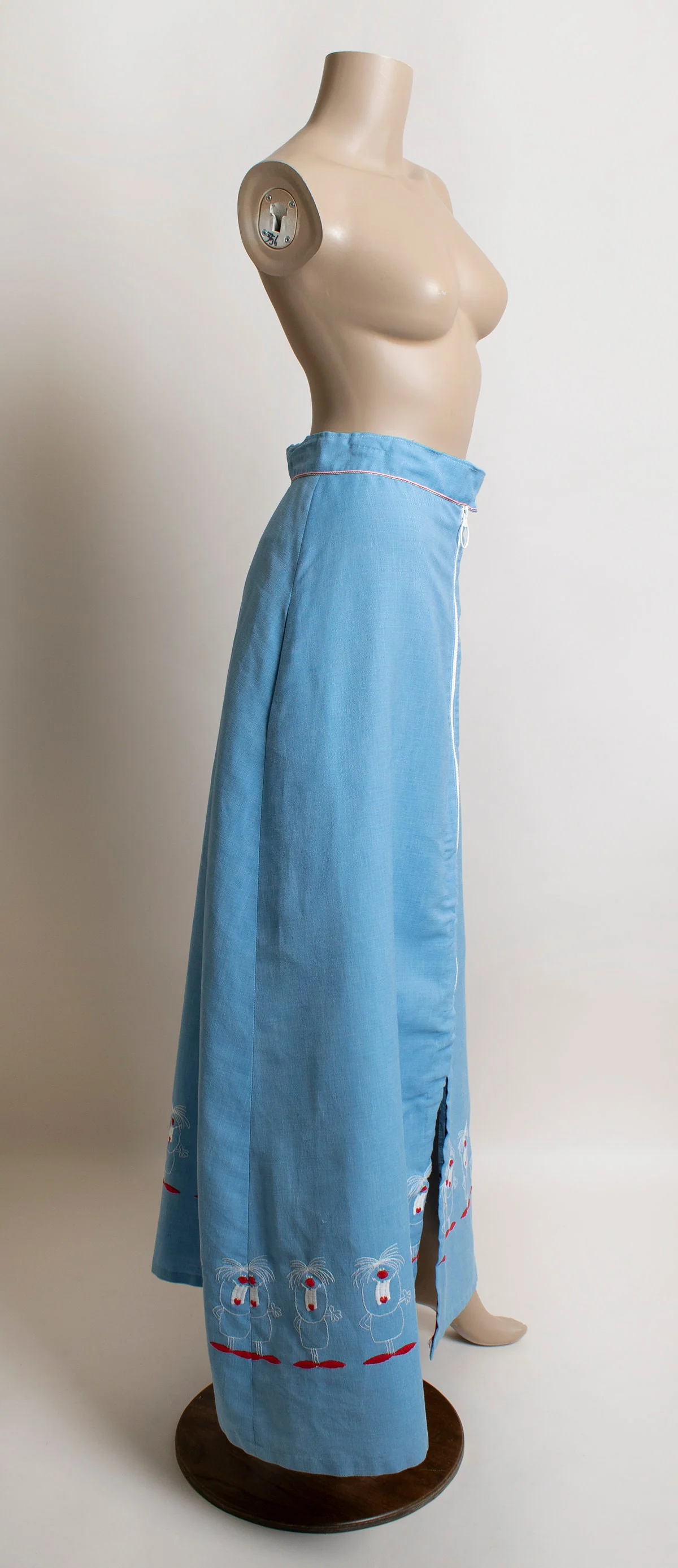 Vintage 70s Denim Look Cotton Floor Length Skirt with Embroidered Funny Guy Border Print - Image 4