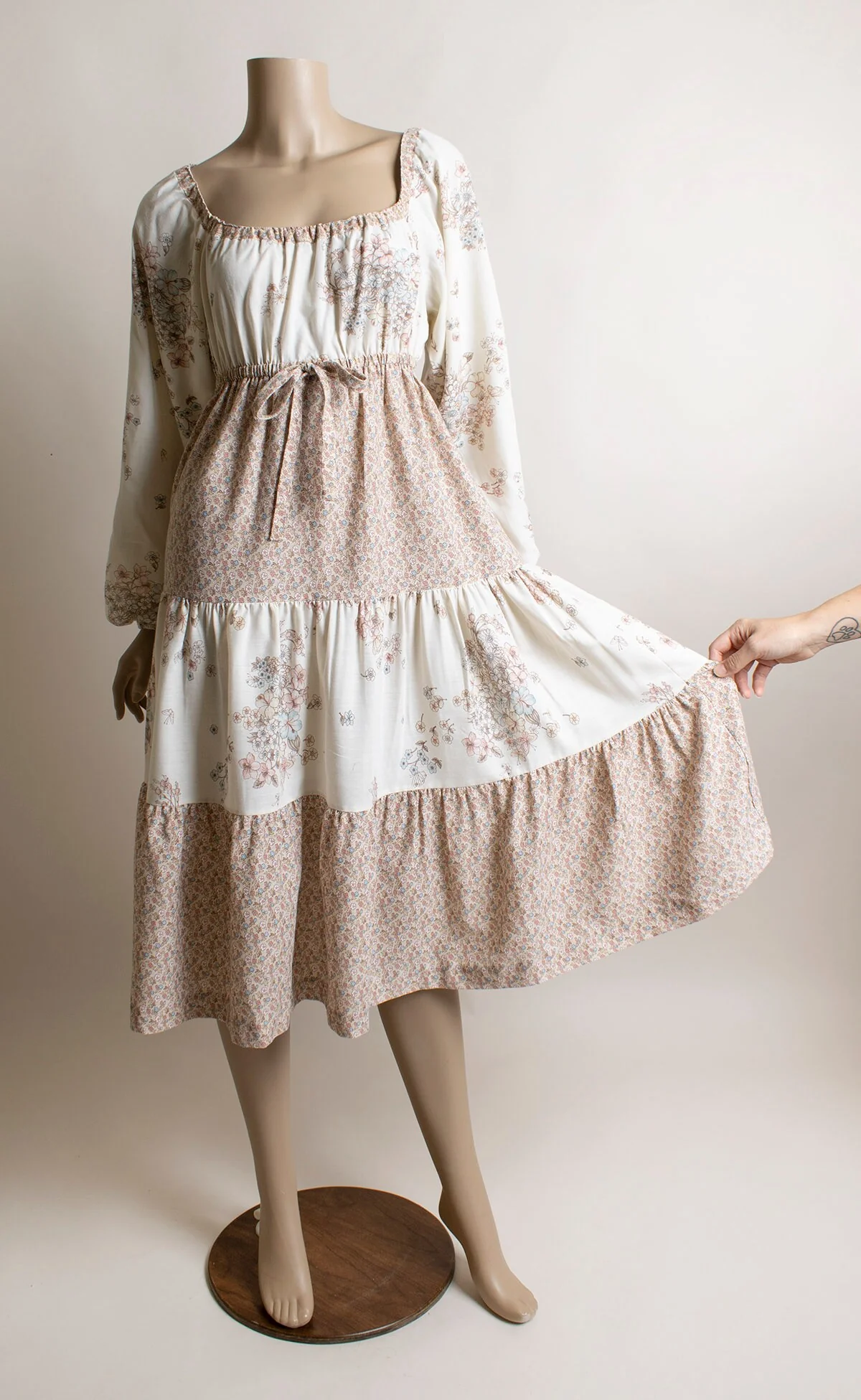 Vintage 70s Dress - Off The Shoulder Floral Cream Tiered Skirt Long Billowy Sleeves Pink Brown Tan Butterfly Print Small Medium by Shawn Originals - Image 5