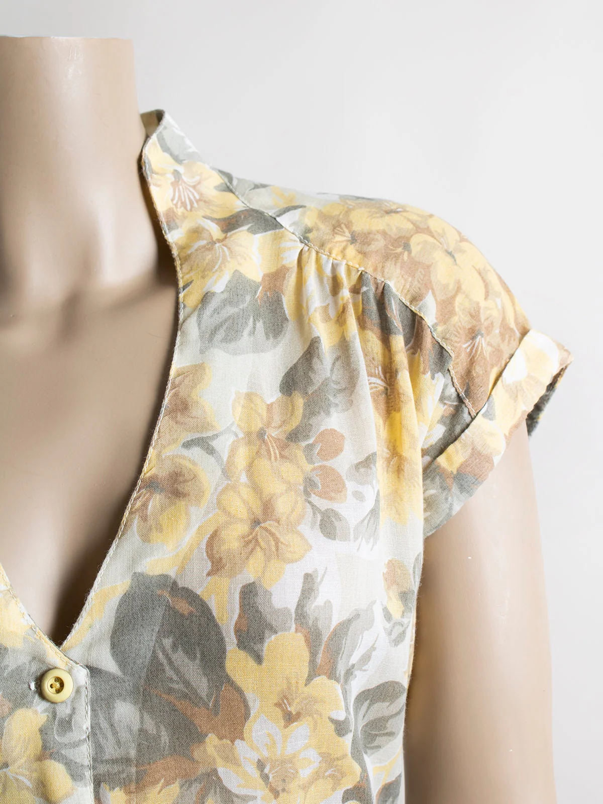 Vintage 70s Floral Lemon Yellow Floral Print Sheer Cotton Day Dress with Gray and White Button Shirtwaist Coco Feminine Small by Coco - Image 8
