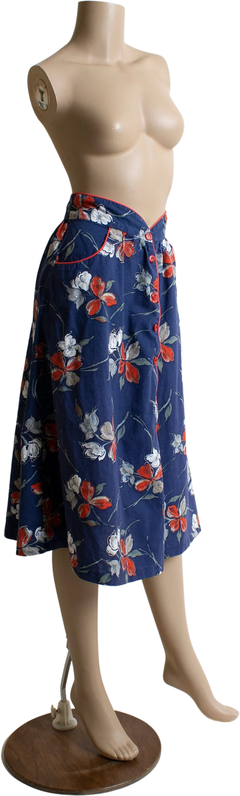 Vintage 70s Floral Print Skirt Navy Blue with Red and White Side Pockets and Front Buttons - Image 2