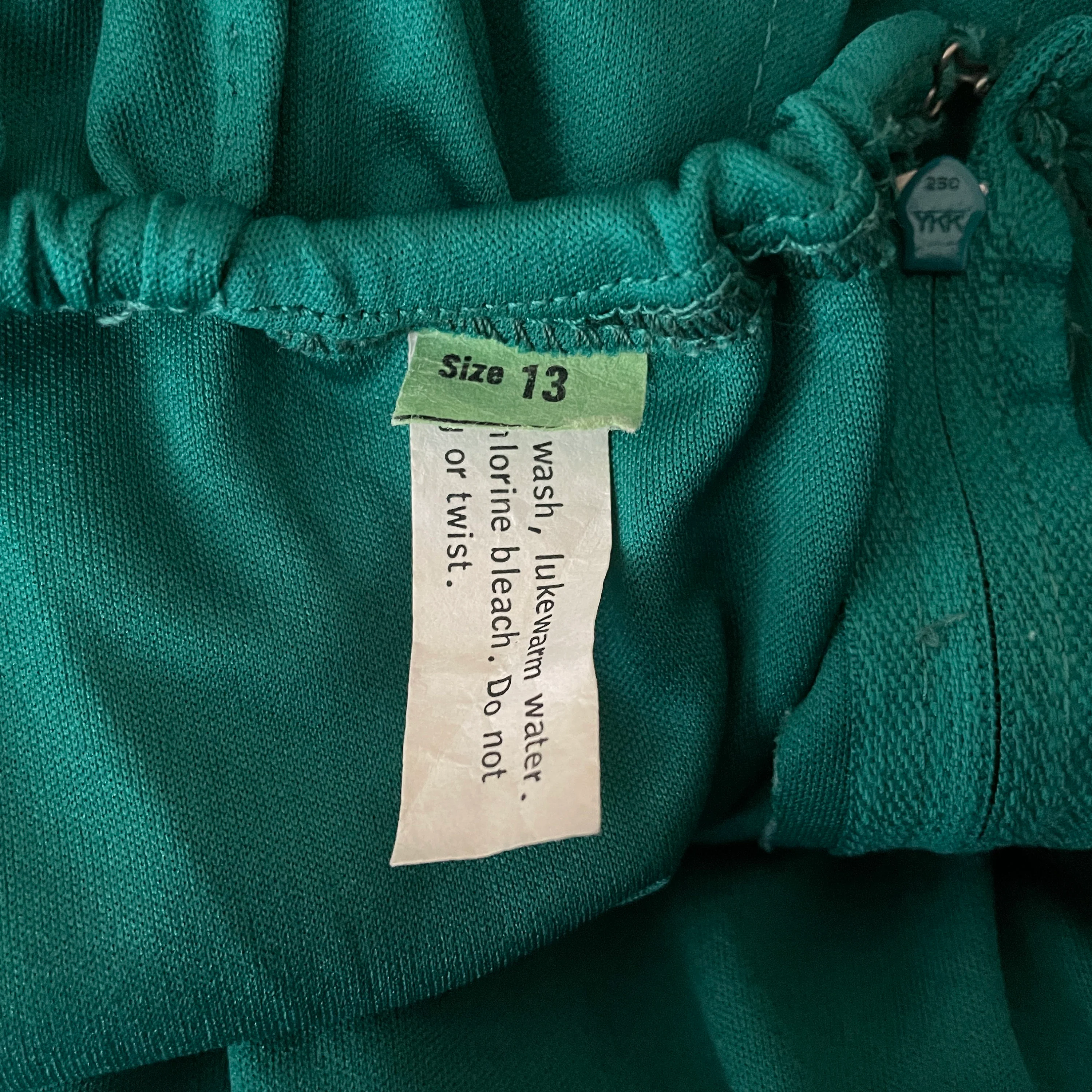 Vintage 70s Green Polyester Cold Shoulder Blouson Disco Dress Size 13 - Image 8