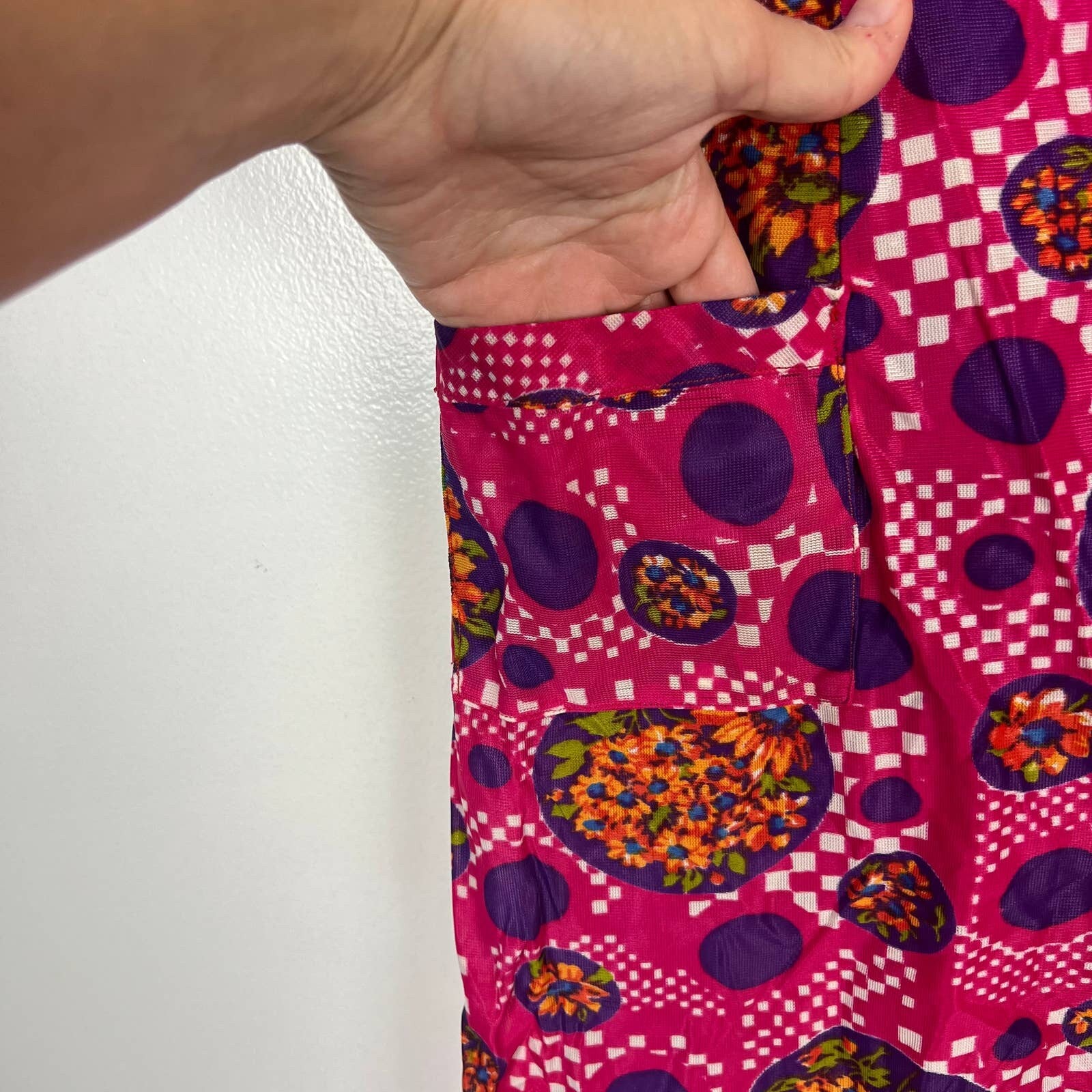 Vintage 70s Hot Pink Floral Shift Dress V-Neck - Image 7