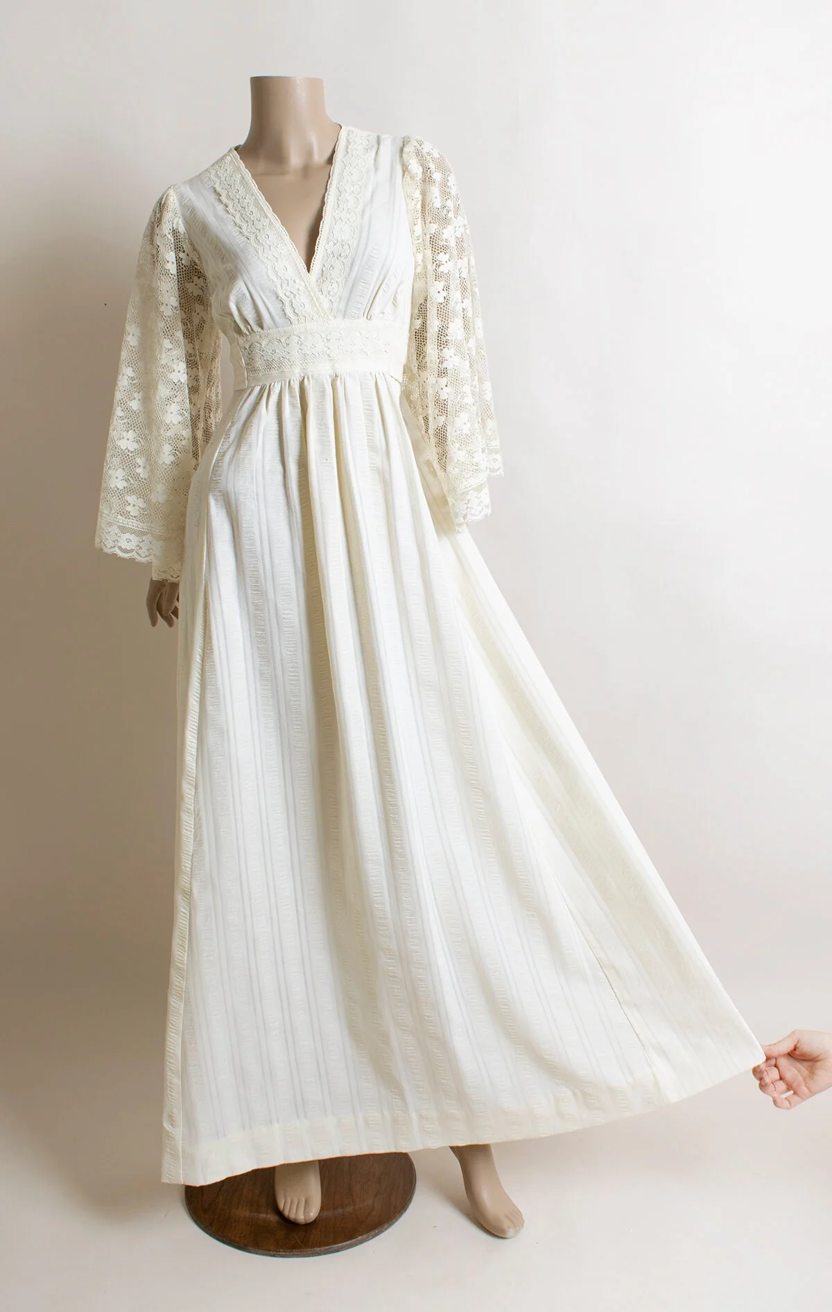 Vintage 70s Lace Angel Wing Sleeve Maxi Dress - Bride Creamy Ivory White Goddess Floor Length Gown - Small Medium - Image 7