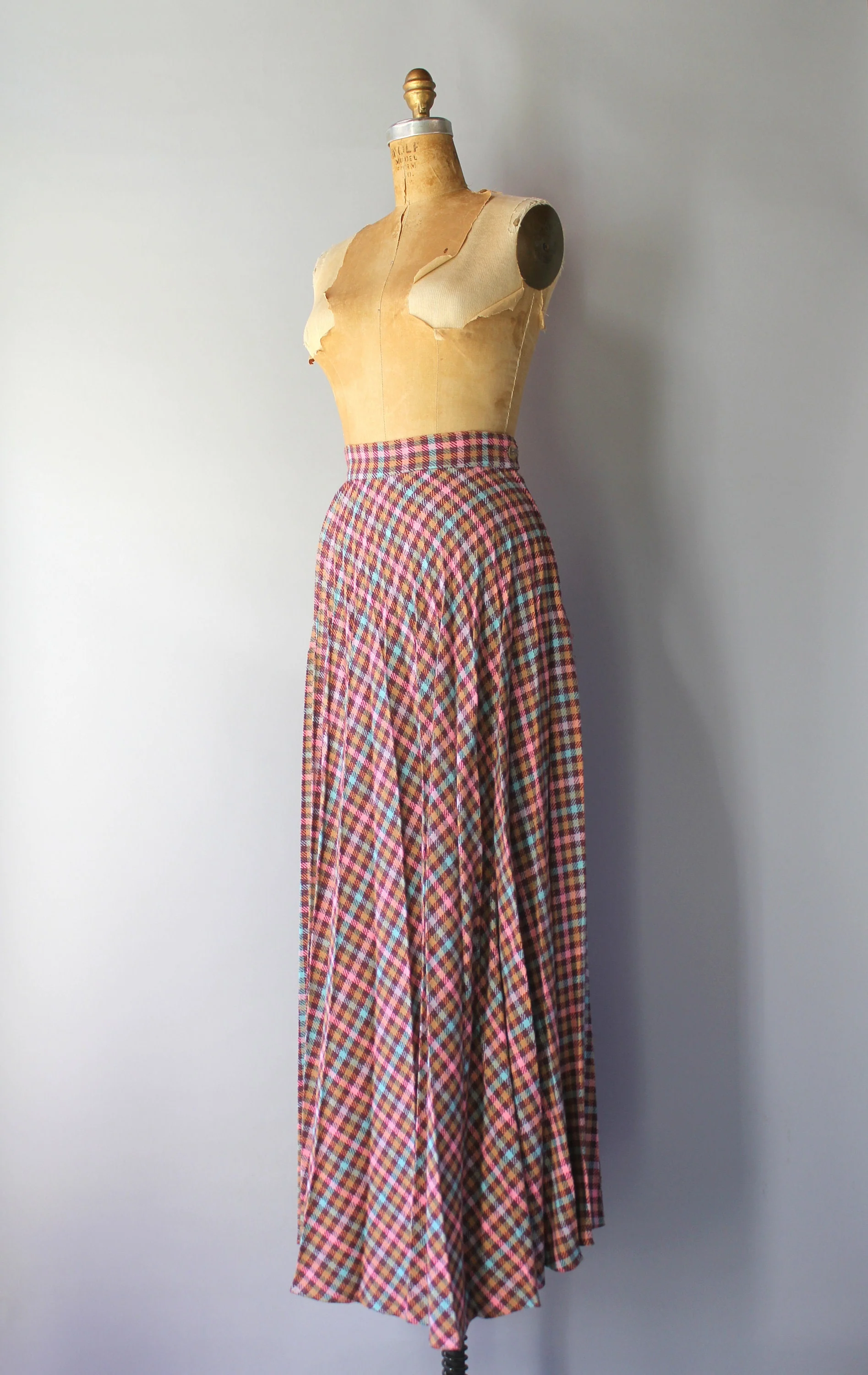 Vintage 70s Long Full Pleated Plaid Acrylic Knit Maxi Skirt - Image 2