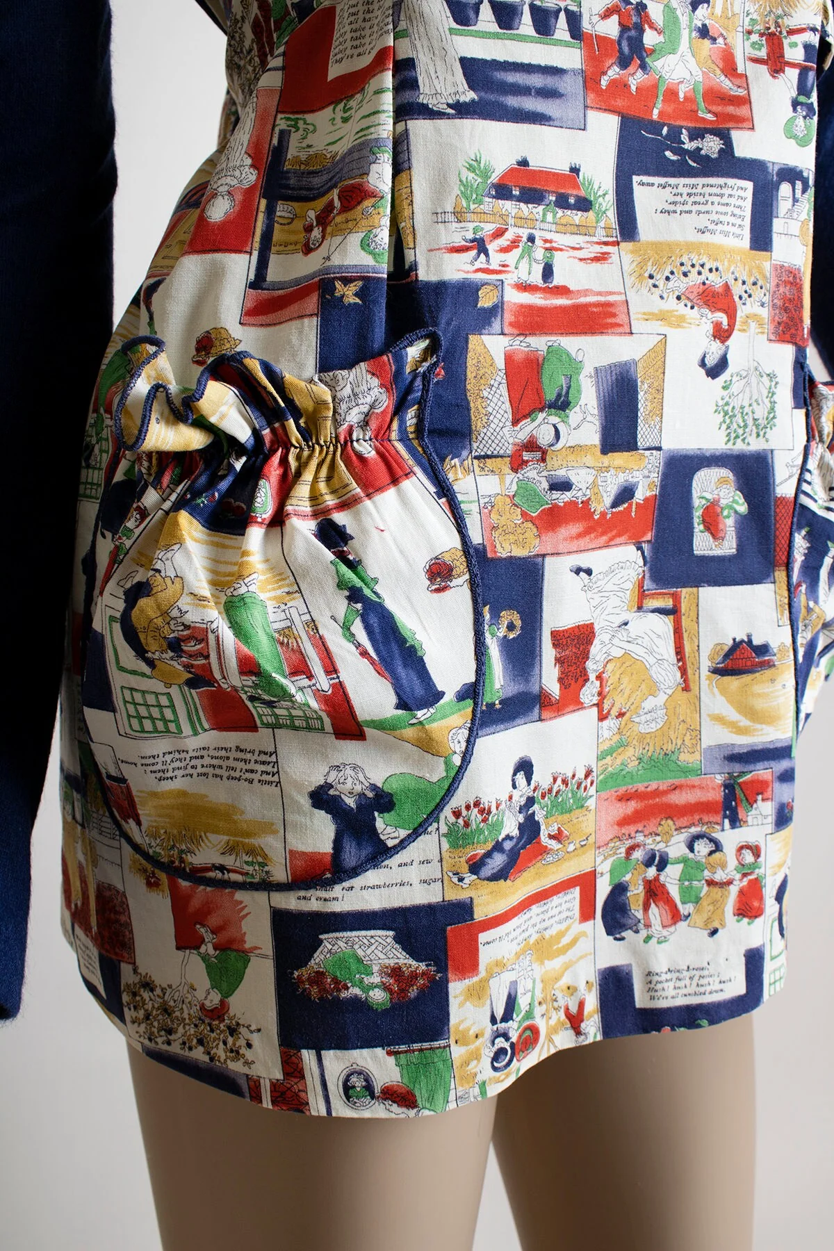 70s Novelty Print Babydoll Blouse Poems and Riddles Long Sleeve Cotton Tunic with Pockets - Image 6