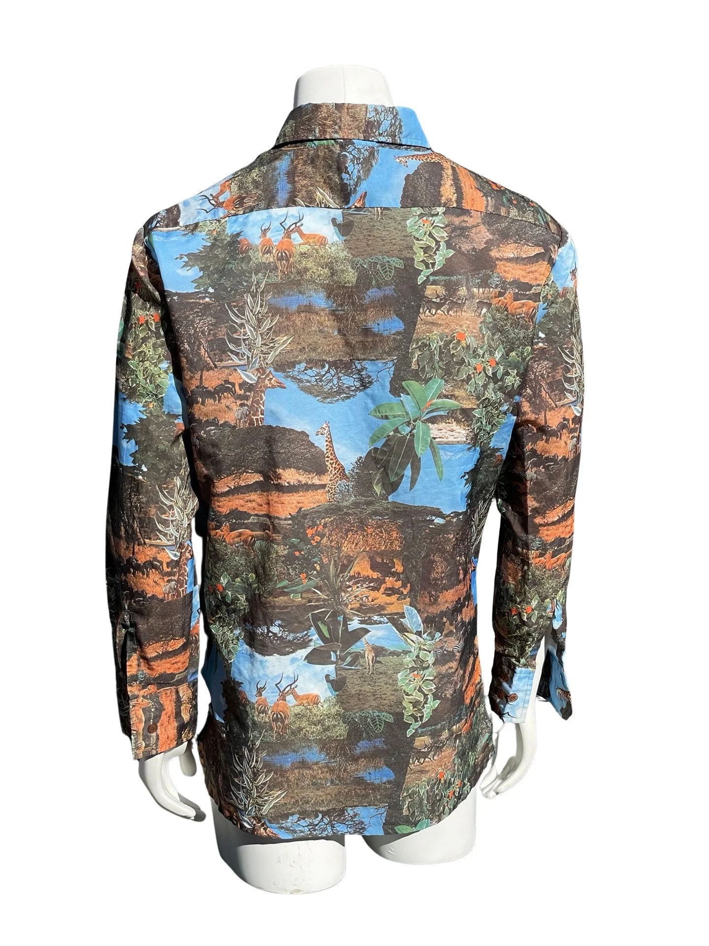 Vintage 70s Polyester Photoprint Shirt Safary Landscape Wild Animals Print Size Large by Trafalgar - Image 2