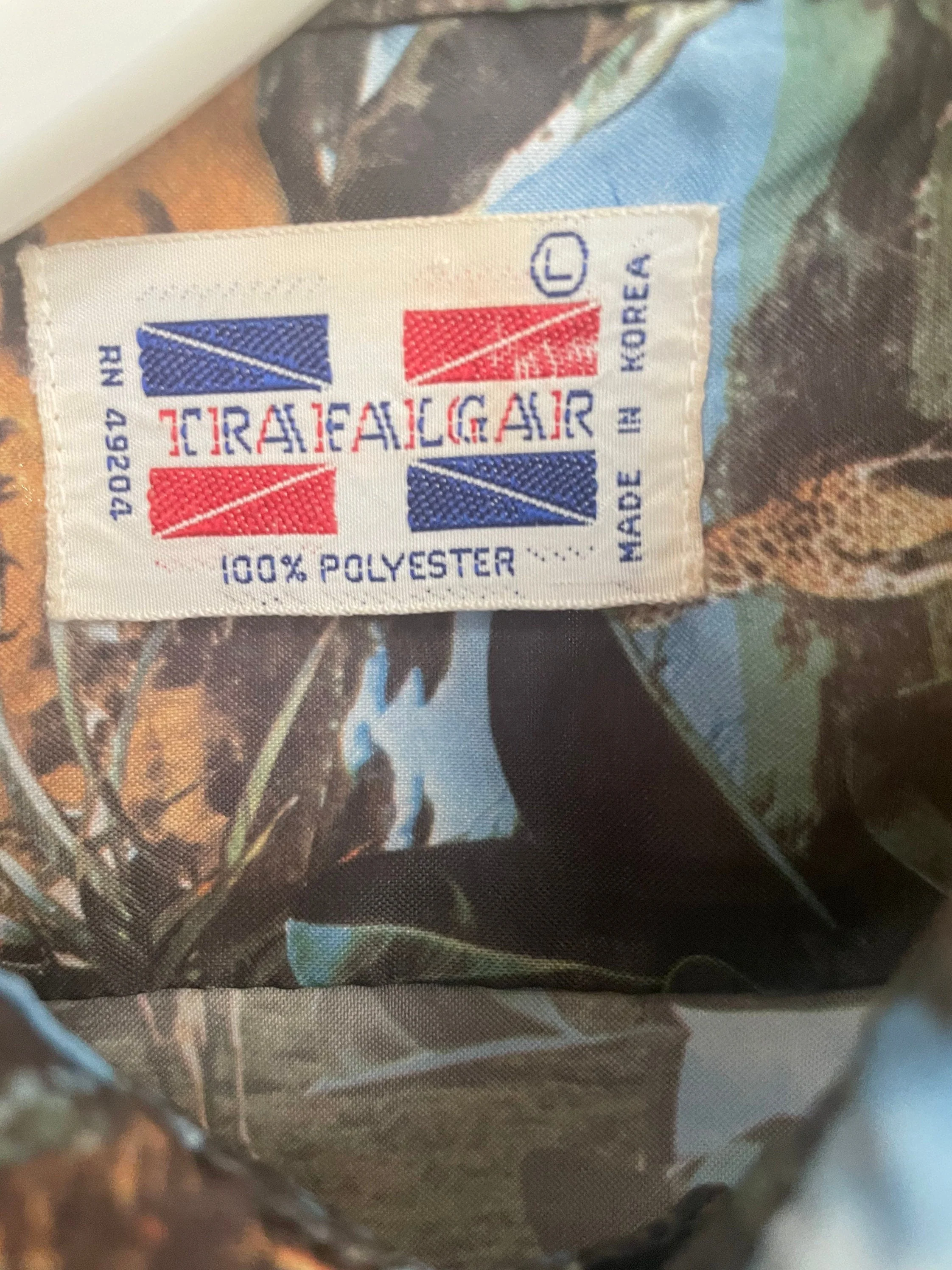 Vintage 70s Polyester Photoprint Shirt Safary Landscape Wild Animals Print Size Large by Trafalgar - Image 8