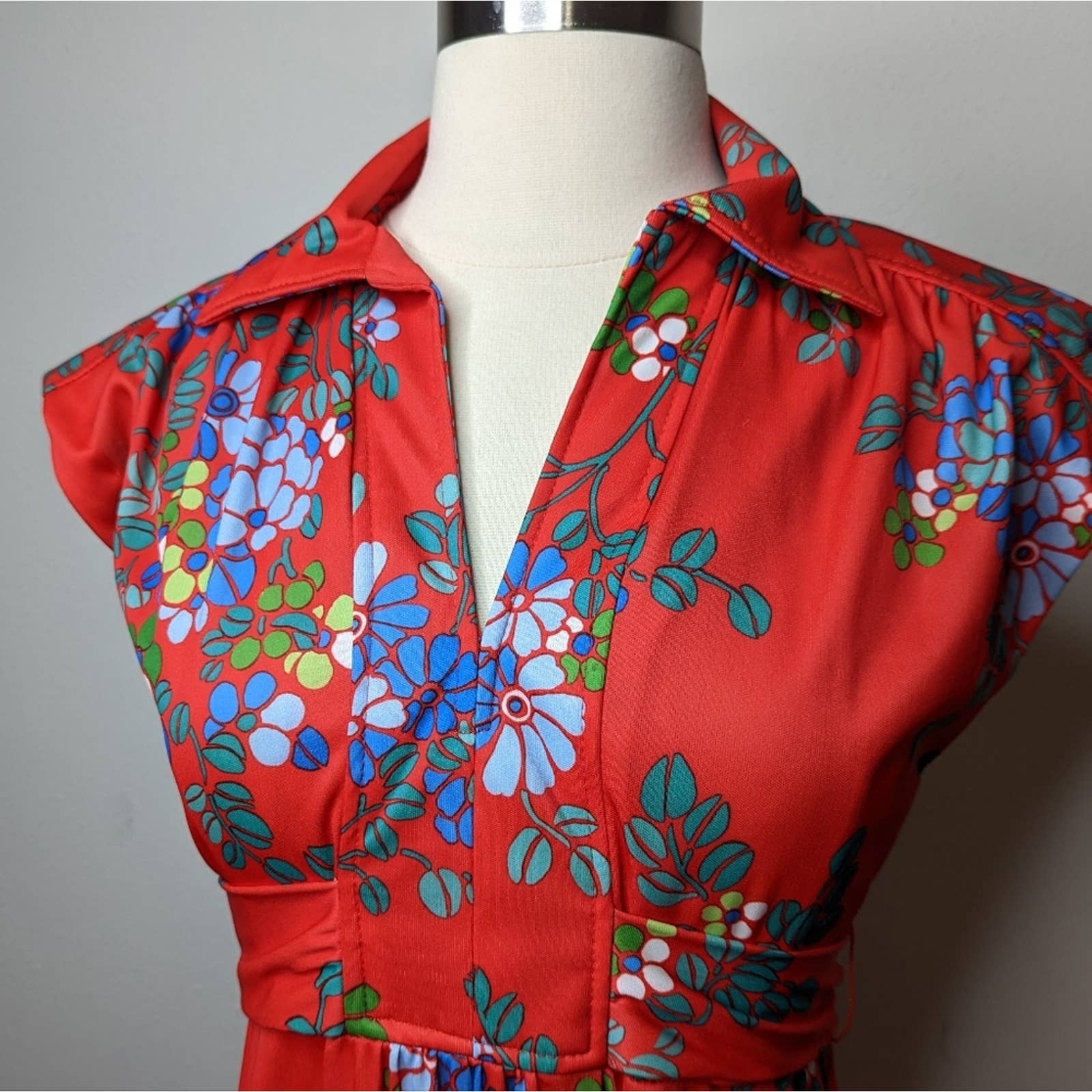 Vintage 70s Red Floral Cap Sleeve Tie Back Maxi Dress - Image 4
