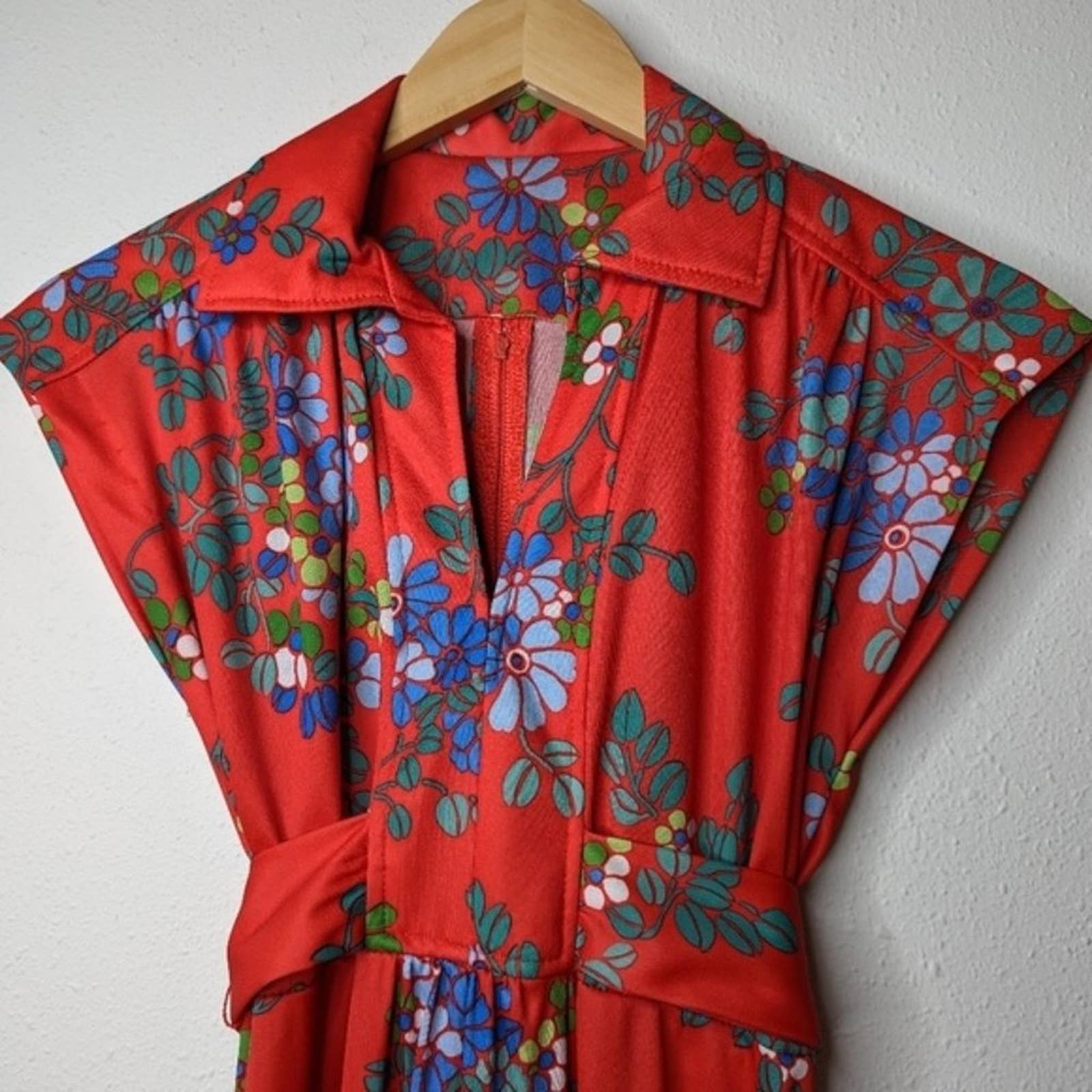 Vintage 70s Red Floral Cap Sleeve Tie Back Maxi Dress - Image 7