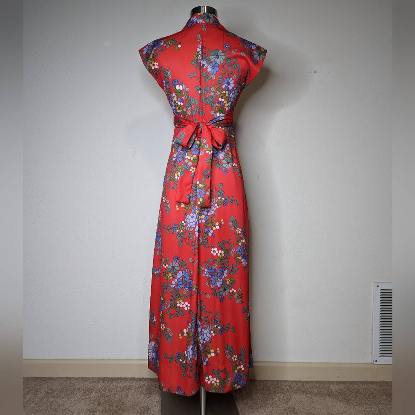 Vintage 70s Red Floral Cap Sleeve Tie Back Maxi Dress - Image 9