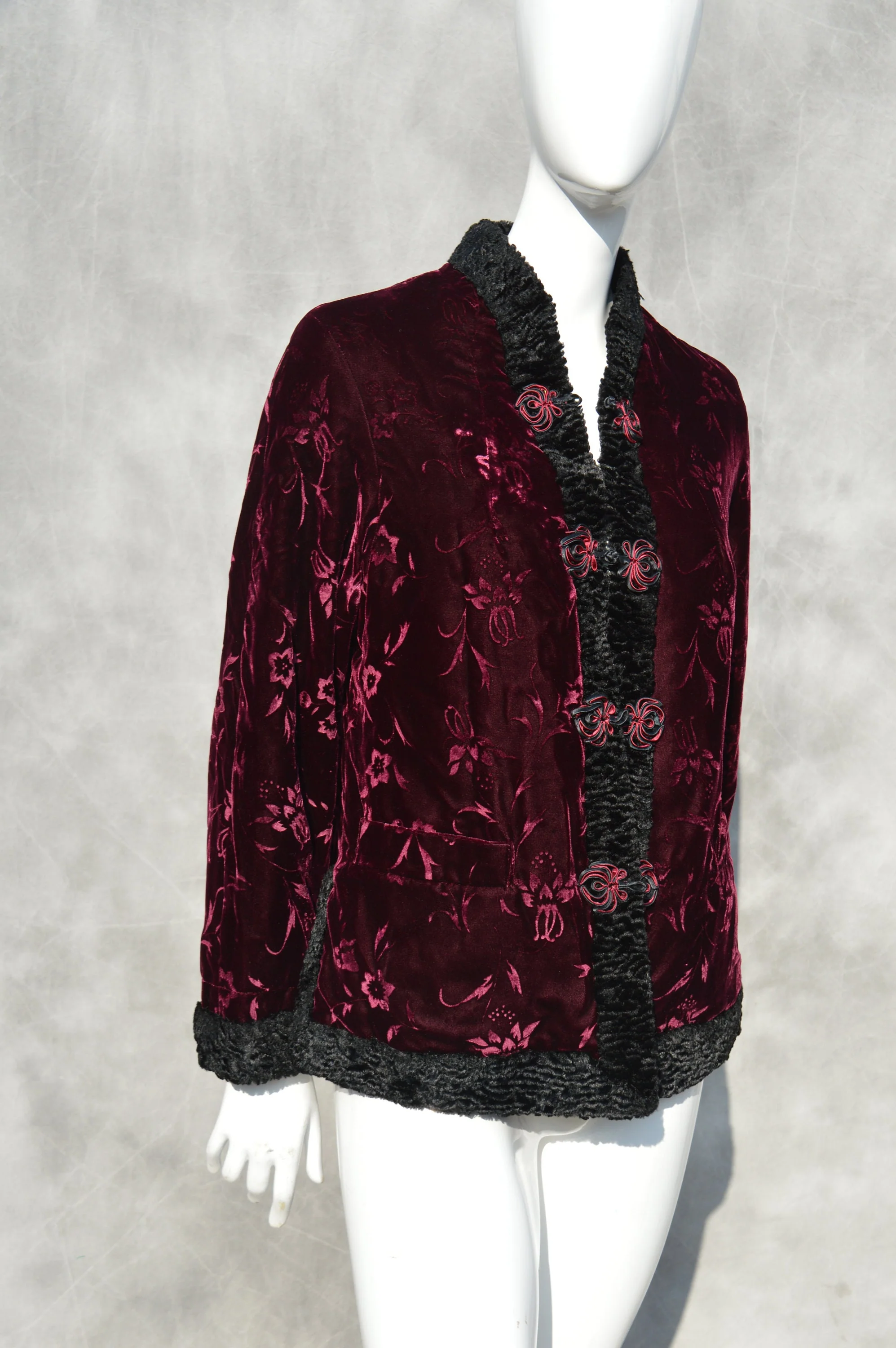 Vintage 70s Short Cropped Style Velvet Jacket Floral Pattern Broadtail Coat - Image 7