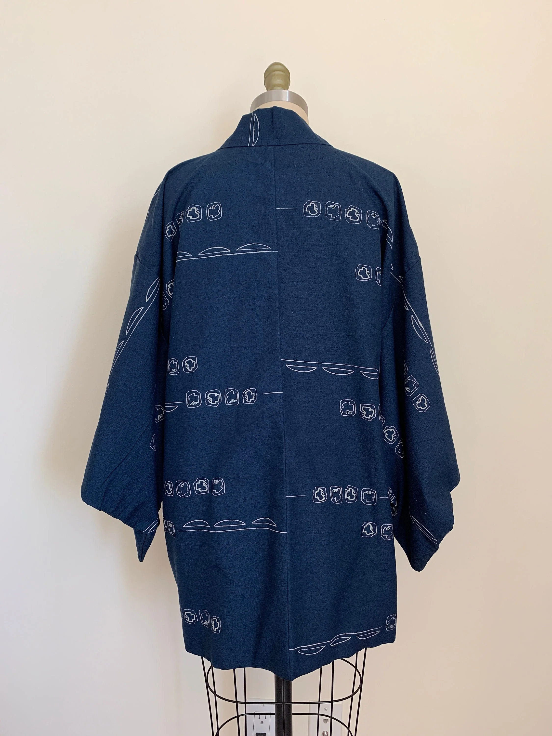 Vintage 70s Silk Mini Robe Wrap Jacket Sz S / M - Image 2