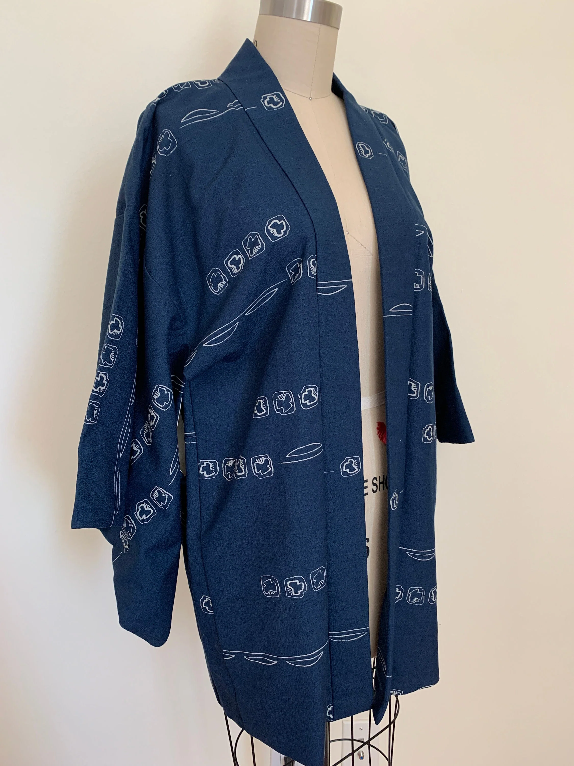 Vintage 70s Silk Mini Robe Wrap Jacket Sz S / M - Image 4