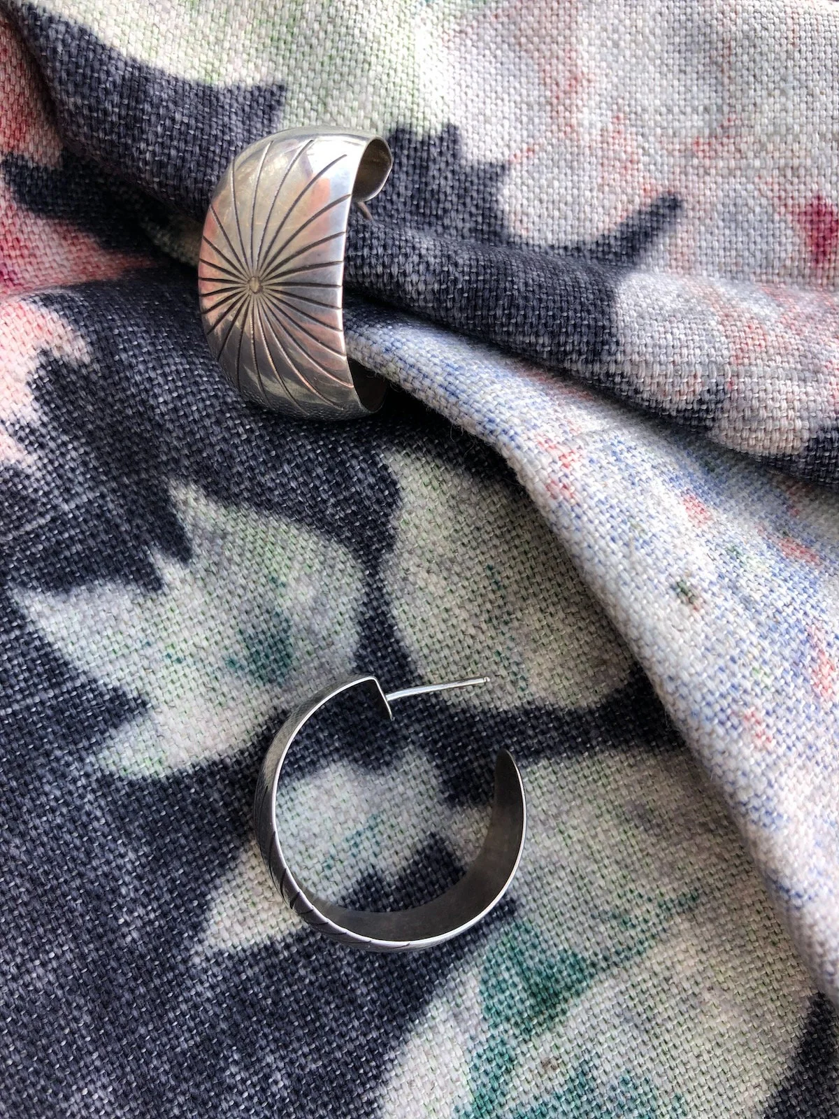 Vintage 70s Silver Cuff Bracelet Hoop Earrings Set Starburst 2 Pc - Image 6