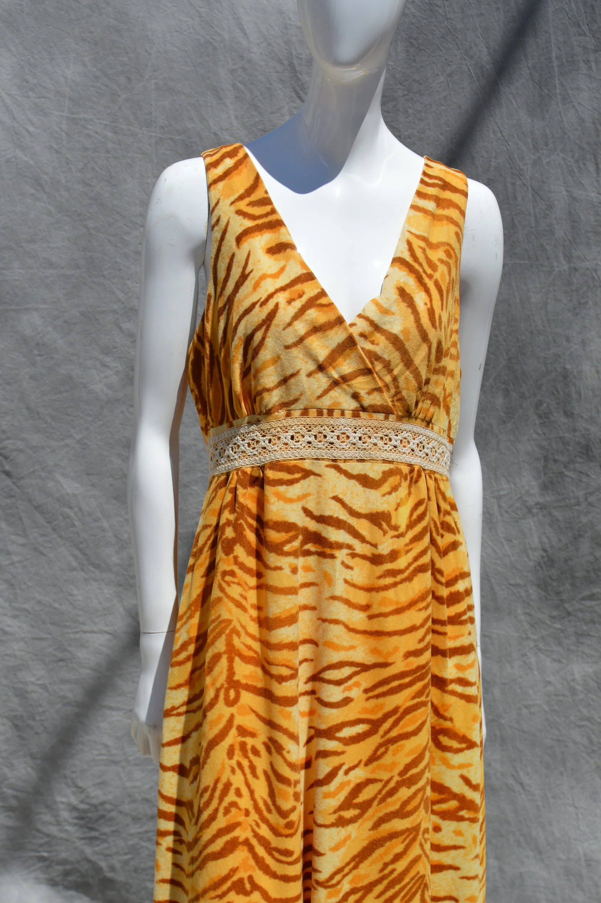 Vintage 70s Tiger Novelty Print Maxi Dress Size 10-12 Palm Springs Mid Century Hostess Sleeveless Animal Print Party Dress - Image 7