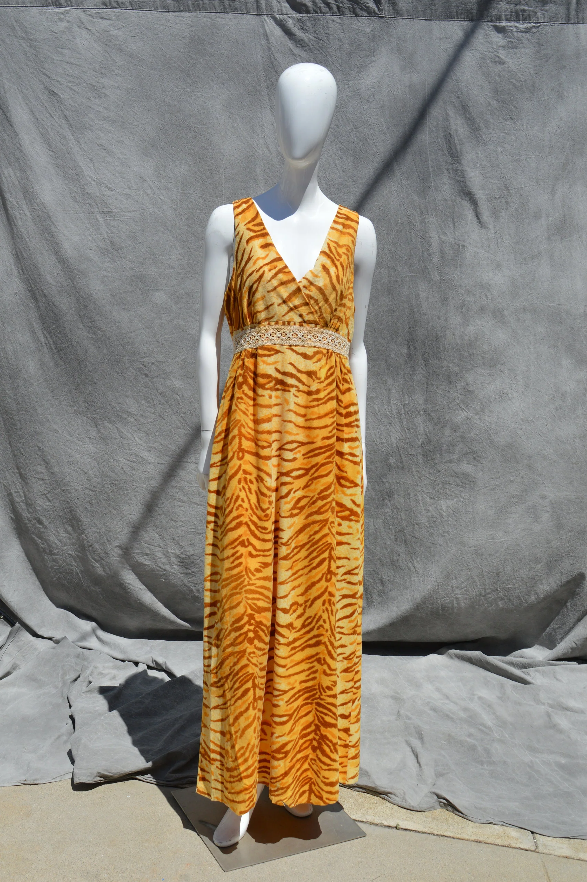 Vintage 70s Tiger Novelty Print Maxi Dress Size 10-12 Palm Springs Mid Century Hostess Sleeveless Animal Print Party Dress - Image 8