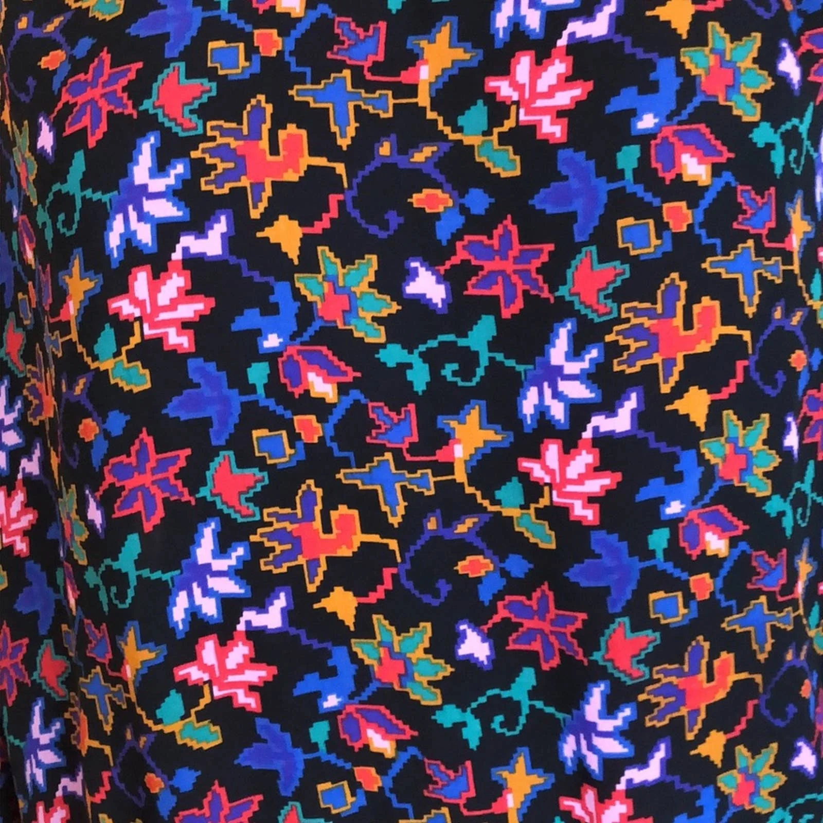Vintage 80s 90s Abstract Novelty Pixelated Video Game Floral Top 16 Unique by Kathy Comelli - Image 4