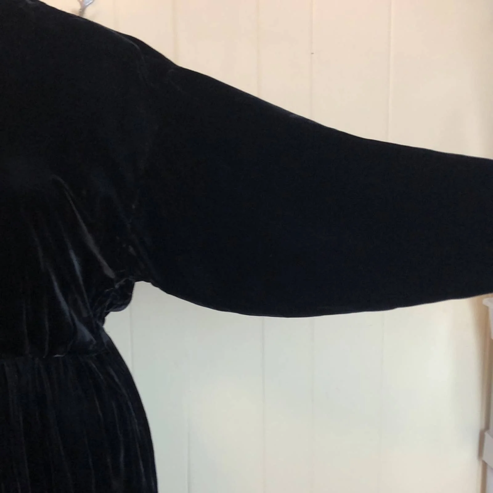 Vintage 80s 90s Black Velvet Goth Grunge Dress Medium 00s Vamp Witch Halloween by Cambridge Sprit - Image 5