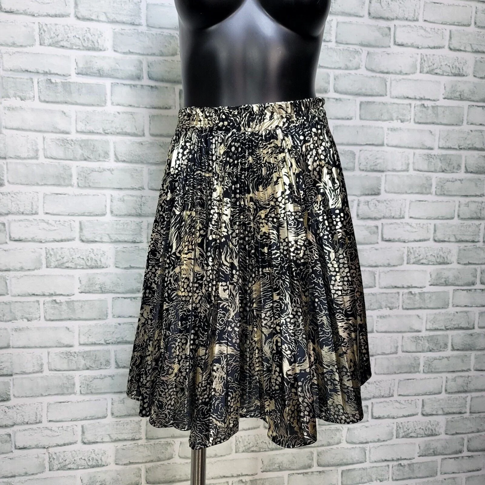 80s/90s Metallic Silver Pleated Mini Skirt By Marnie West - Image 2