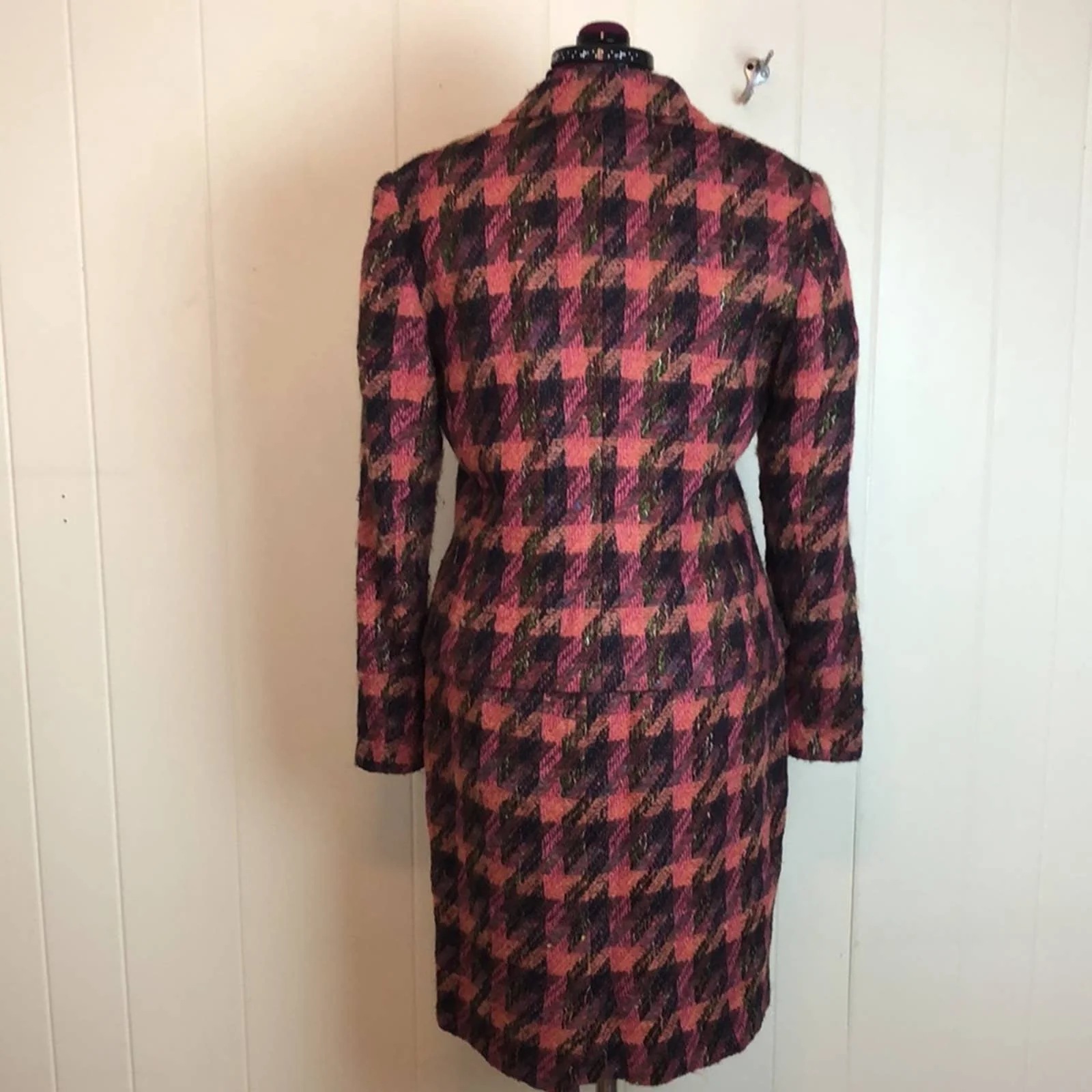 Vintage 80s 90s Silk Wool Classy Skirt Suit by Carlisle - Image 2