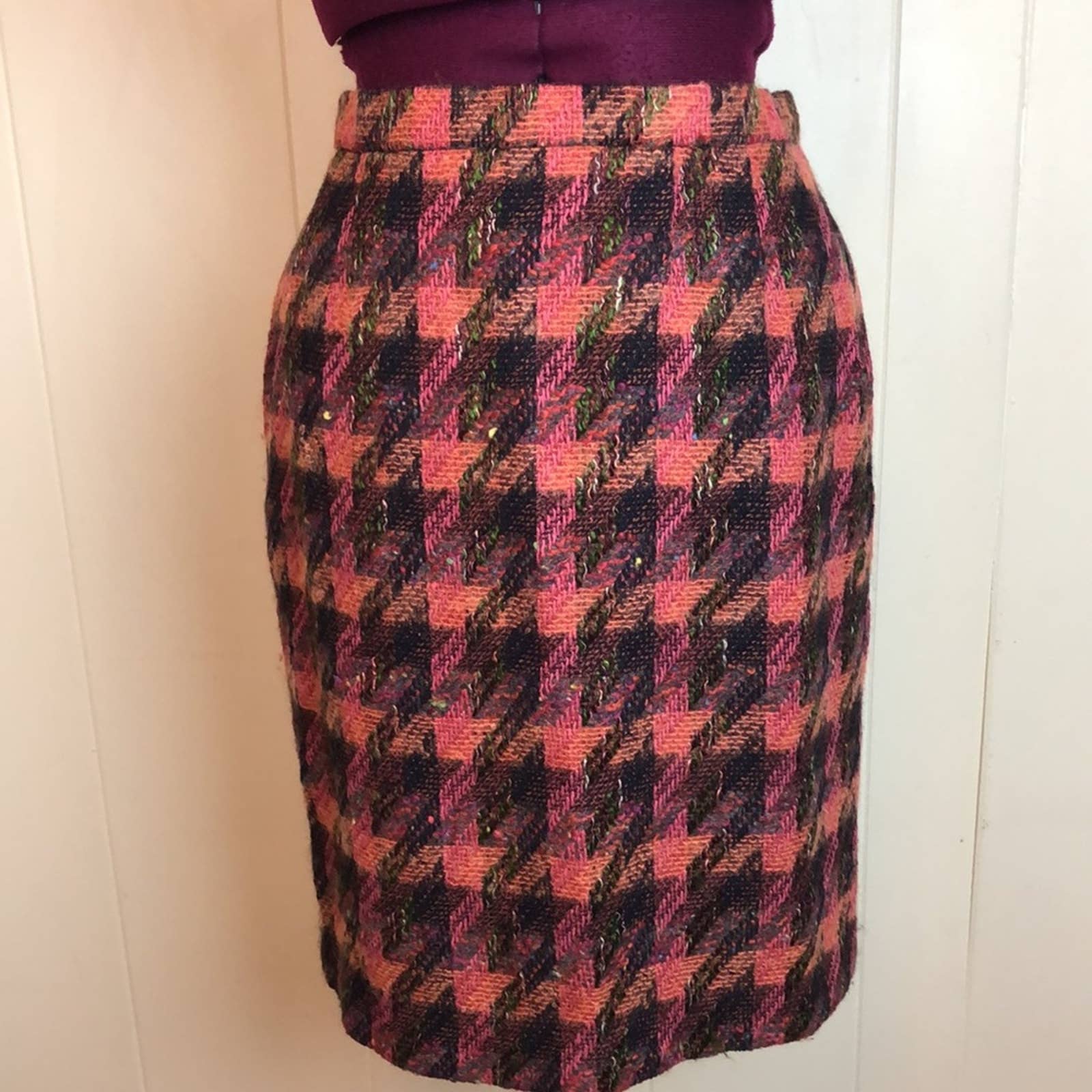 Vintage 80s 90s Silk Wool Classy Skirt Suit by Carlisle - Image 6