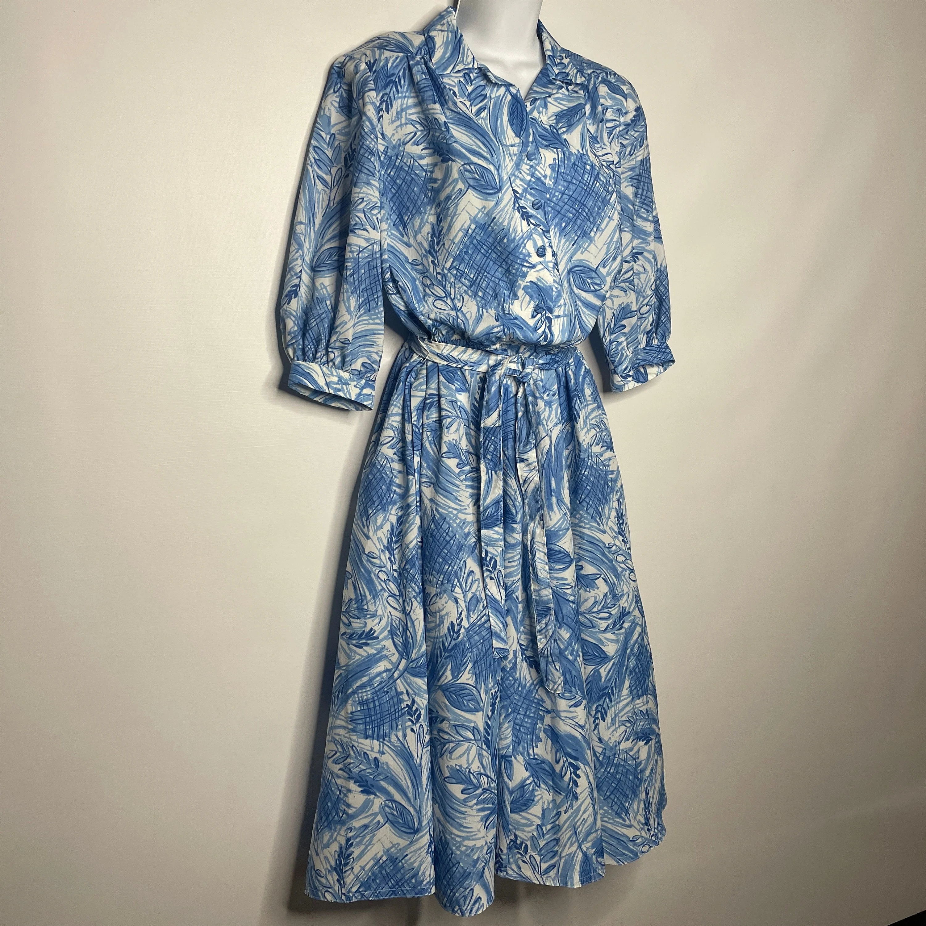 Vintage 80s Blue White Abstract Crepe Belted Midi Secretary Shirt Dress Size M - Image 4