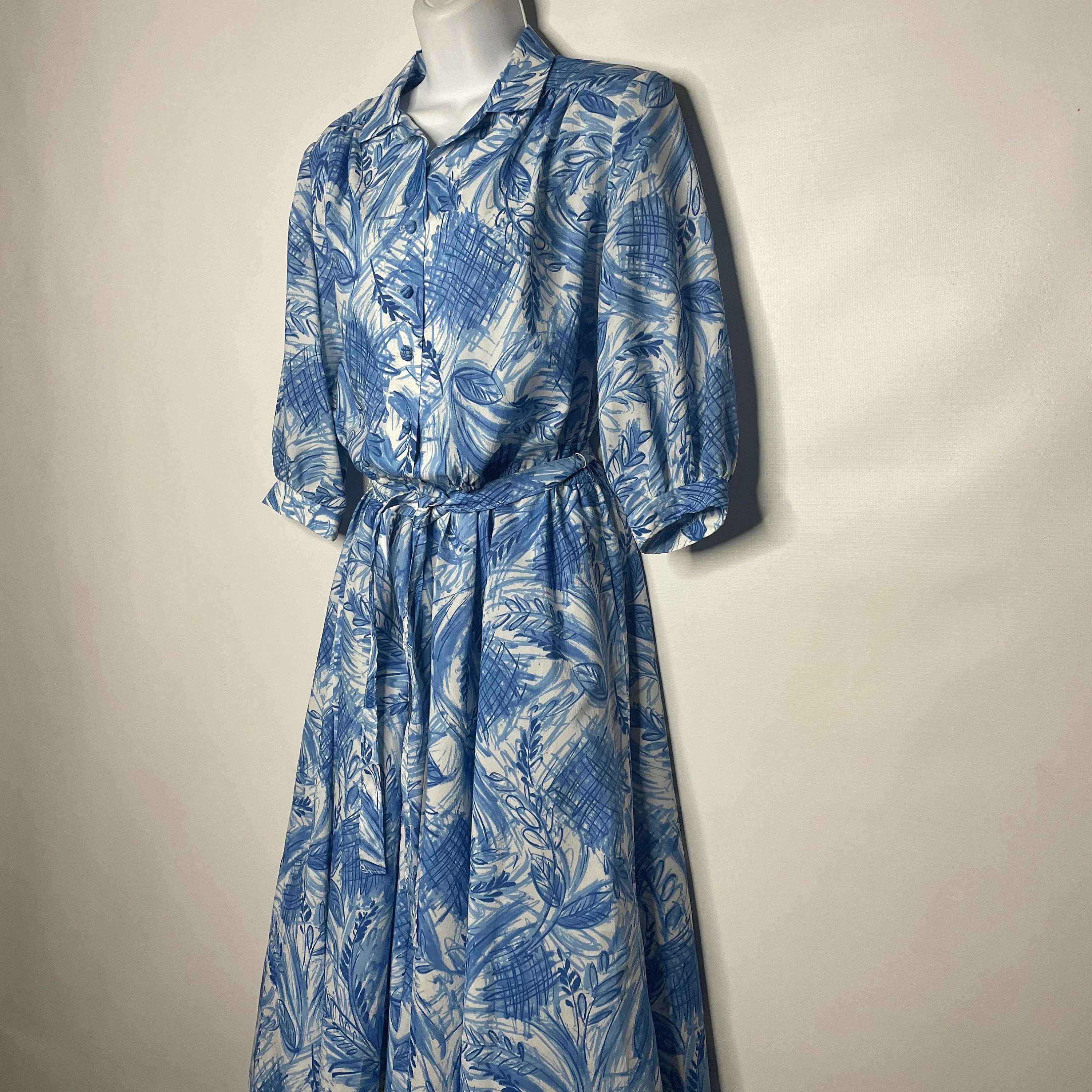 Vintage 80s Blue White Abstract Crepe Belted Midi Secretary Shirt Dress Size M - Image 6