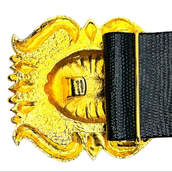 Vintage 80s Brushed Gold Belt Buckle with Black Cabochon Center by Doreen Ryan - Image 8