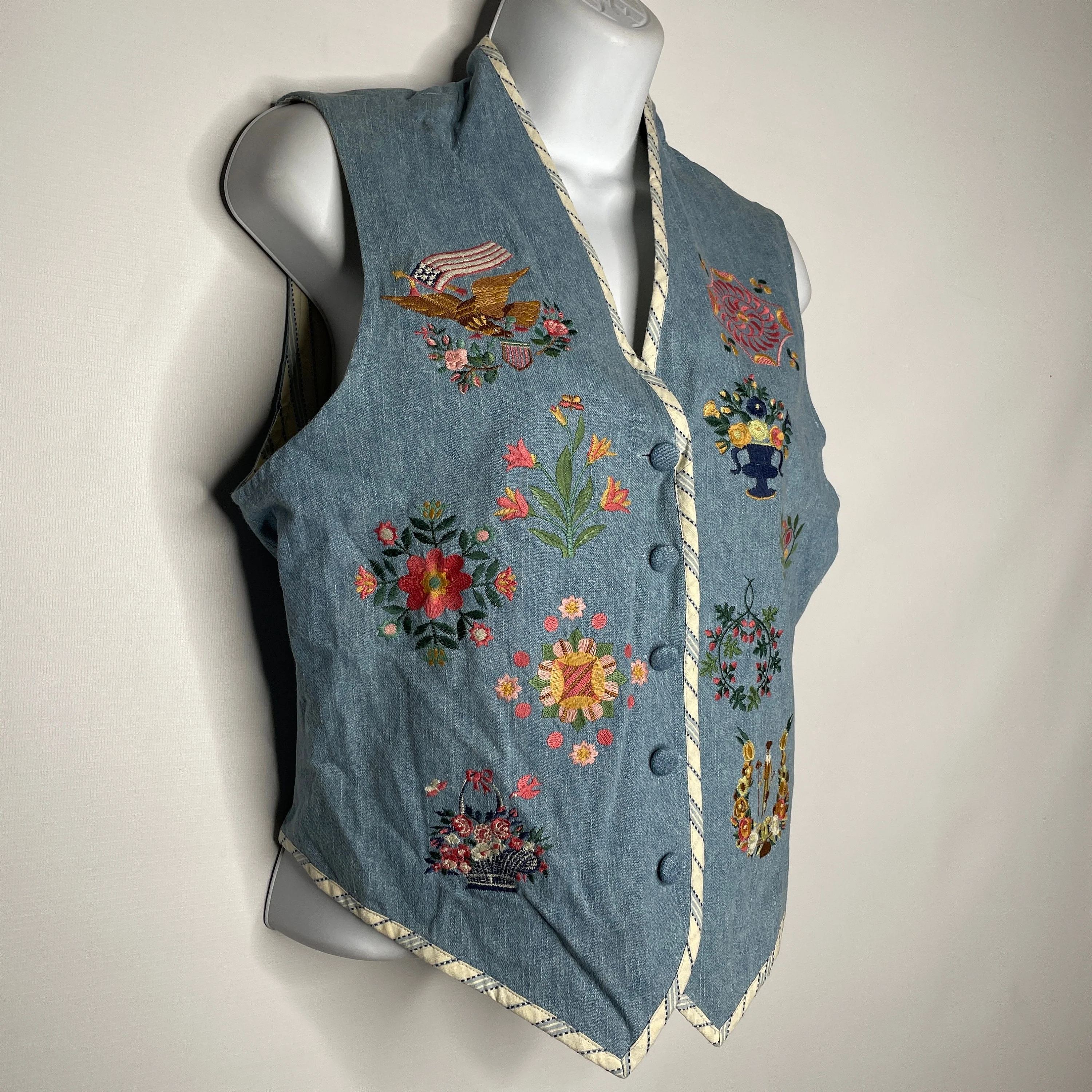 Vintage 80s Cambridge Country Store Colonial Embroidered Blue Denim Waistcoat Vest by Cambridge Country Store - Image 3