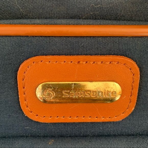 Vintage 80s Carryon Luggage Overnight Bag Blue by Samsonite - Image 4