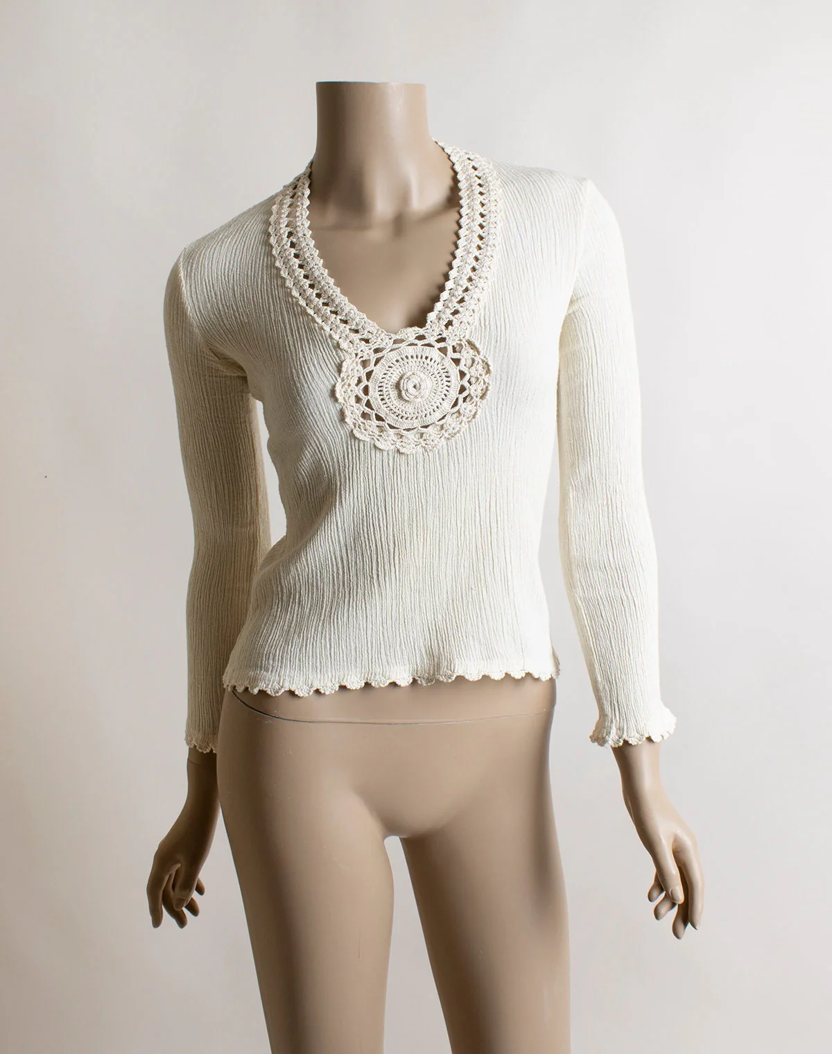 Vintage 80s Crinkle Gauze Blouse Ivory White Textured Crochet Medallion Long Sleeve Balkan San Francisco Small by Balkan - Image 4